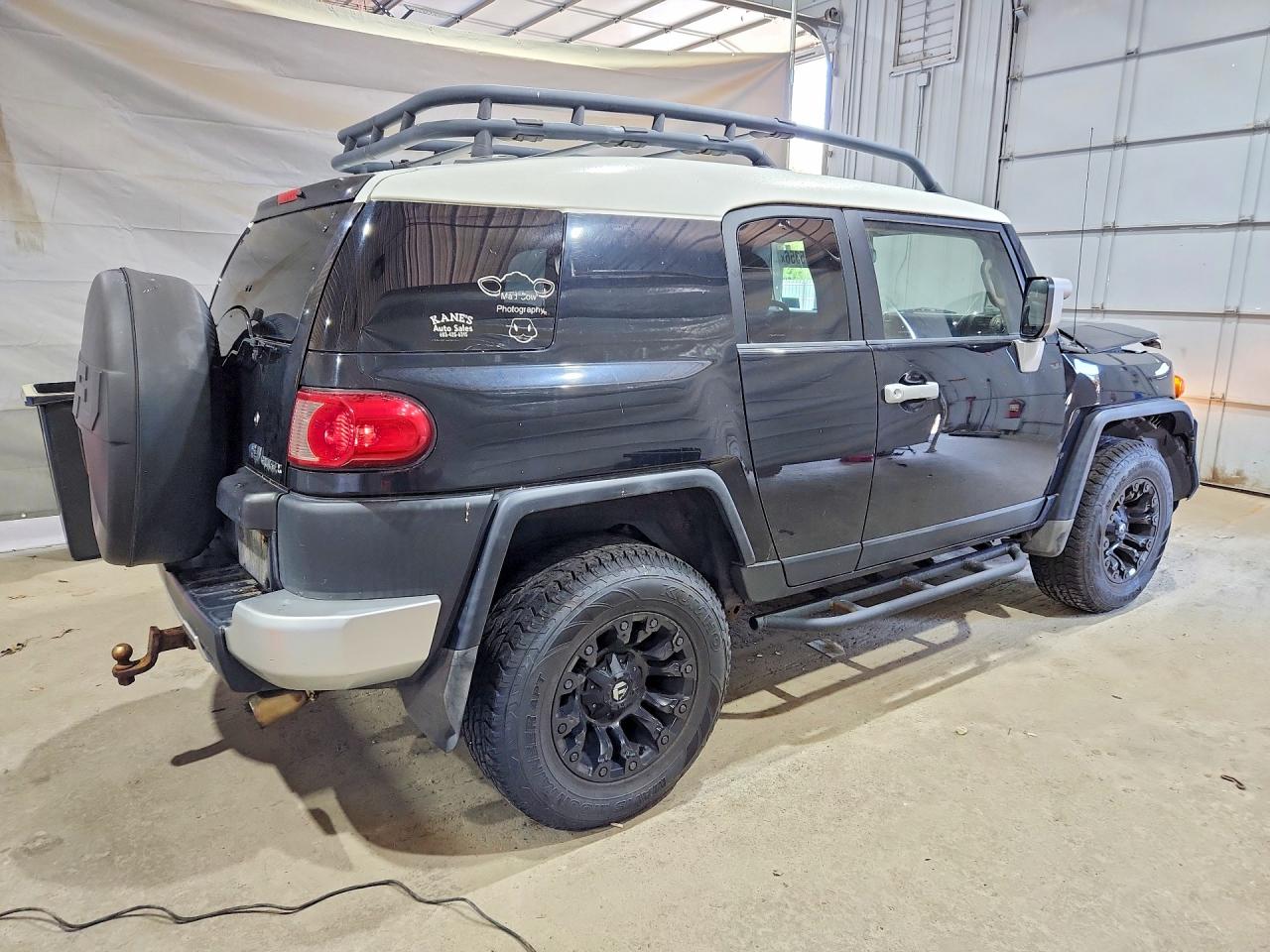 2010 Toyota Fj Cruiser Base Black vin: JTEBU4BF2AK083941