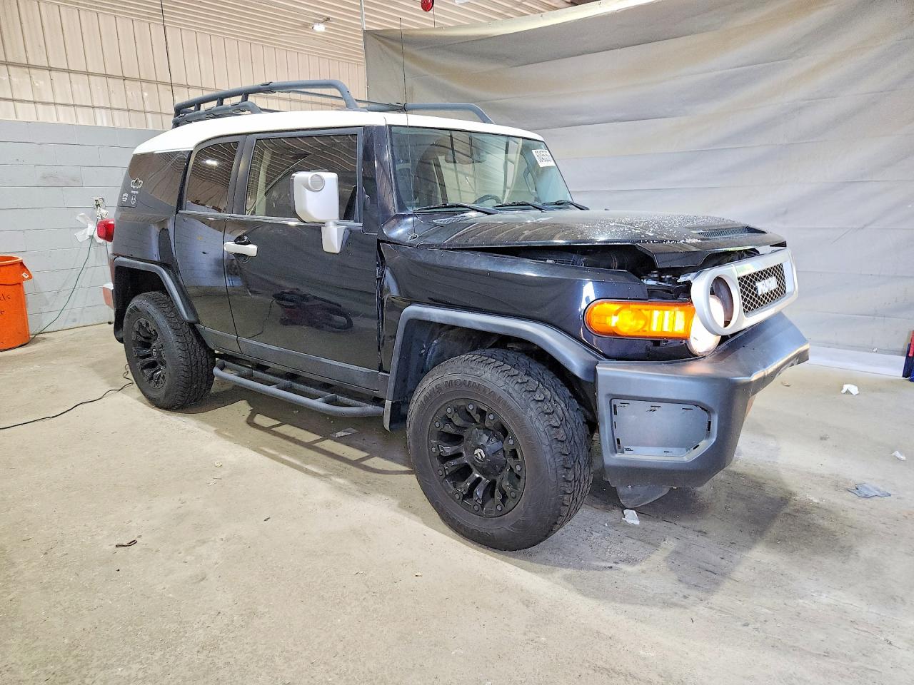 2010 Toyota Fj Cruiser Base Black vin: JTEBU4BF2AK083941