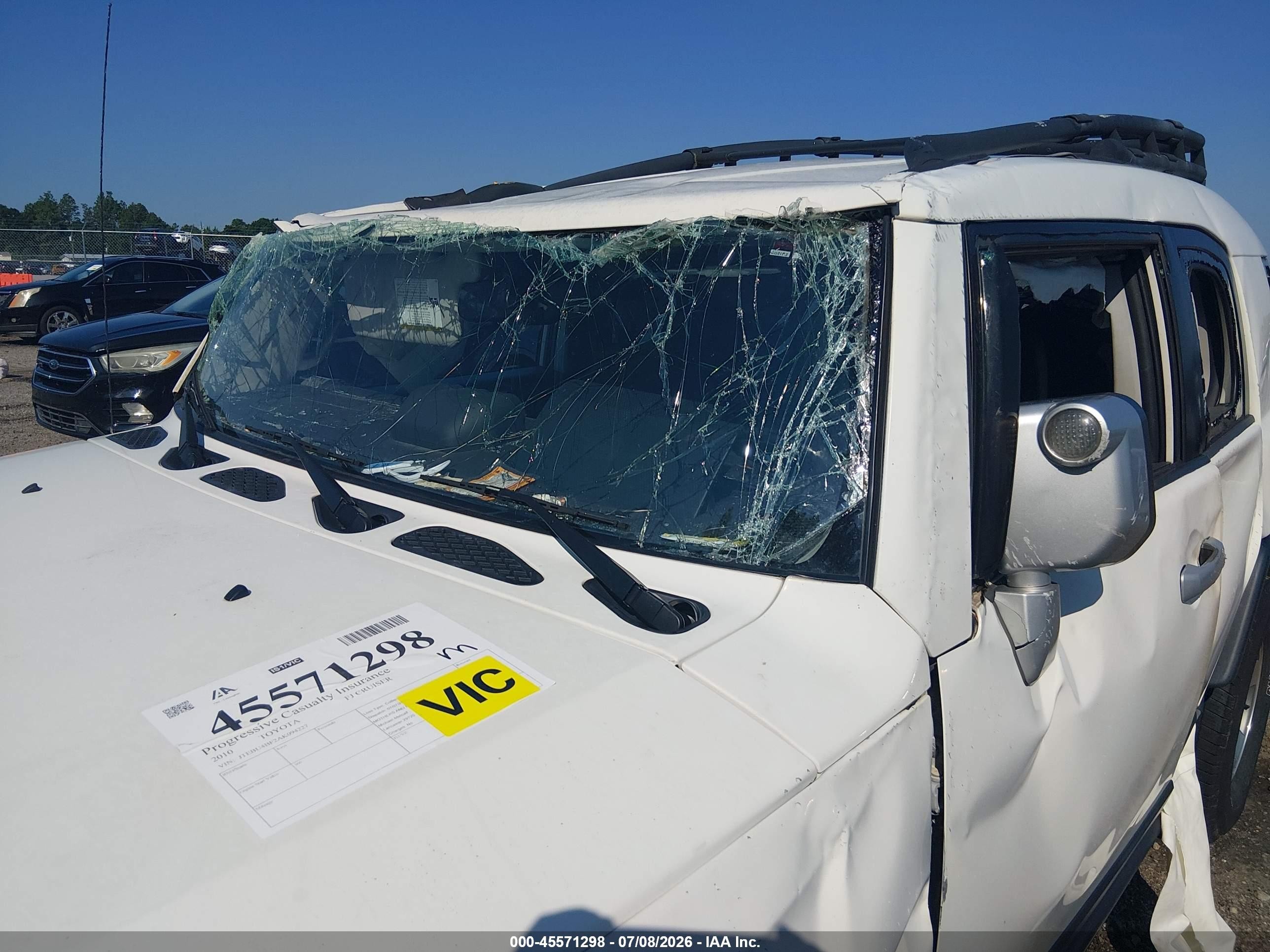 2010 Toyota Fj Cruiser   White vin: JTEBU4BF2AK094227