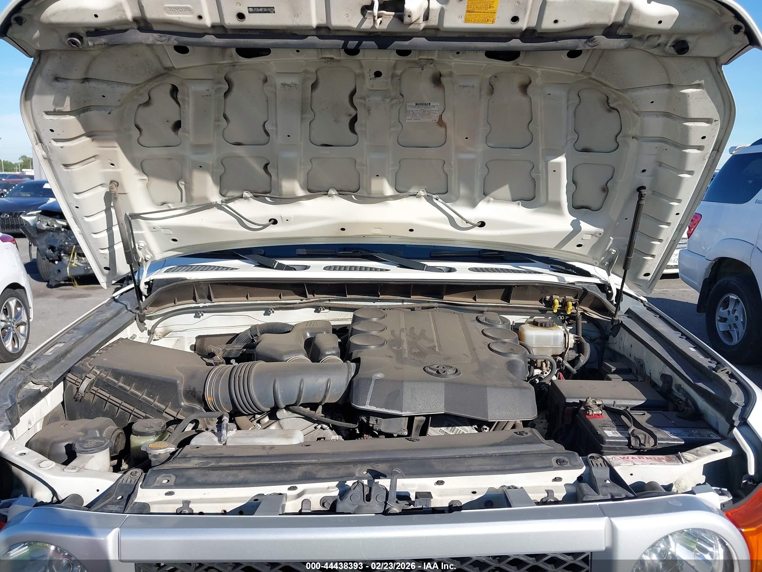 2013 Toyota Fj Cruiser   White vin: JTEBU4BF2DK150736
