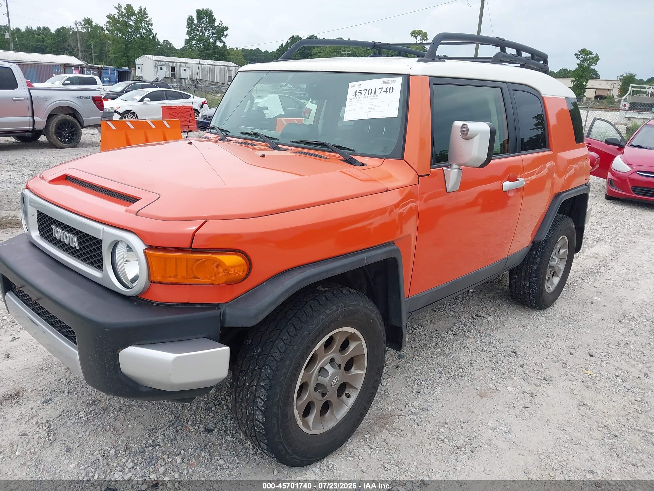 2013 Toyota Fj Cruiser   Orange vin: JTEBU4BF2DK151594