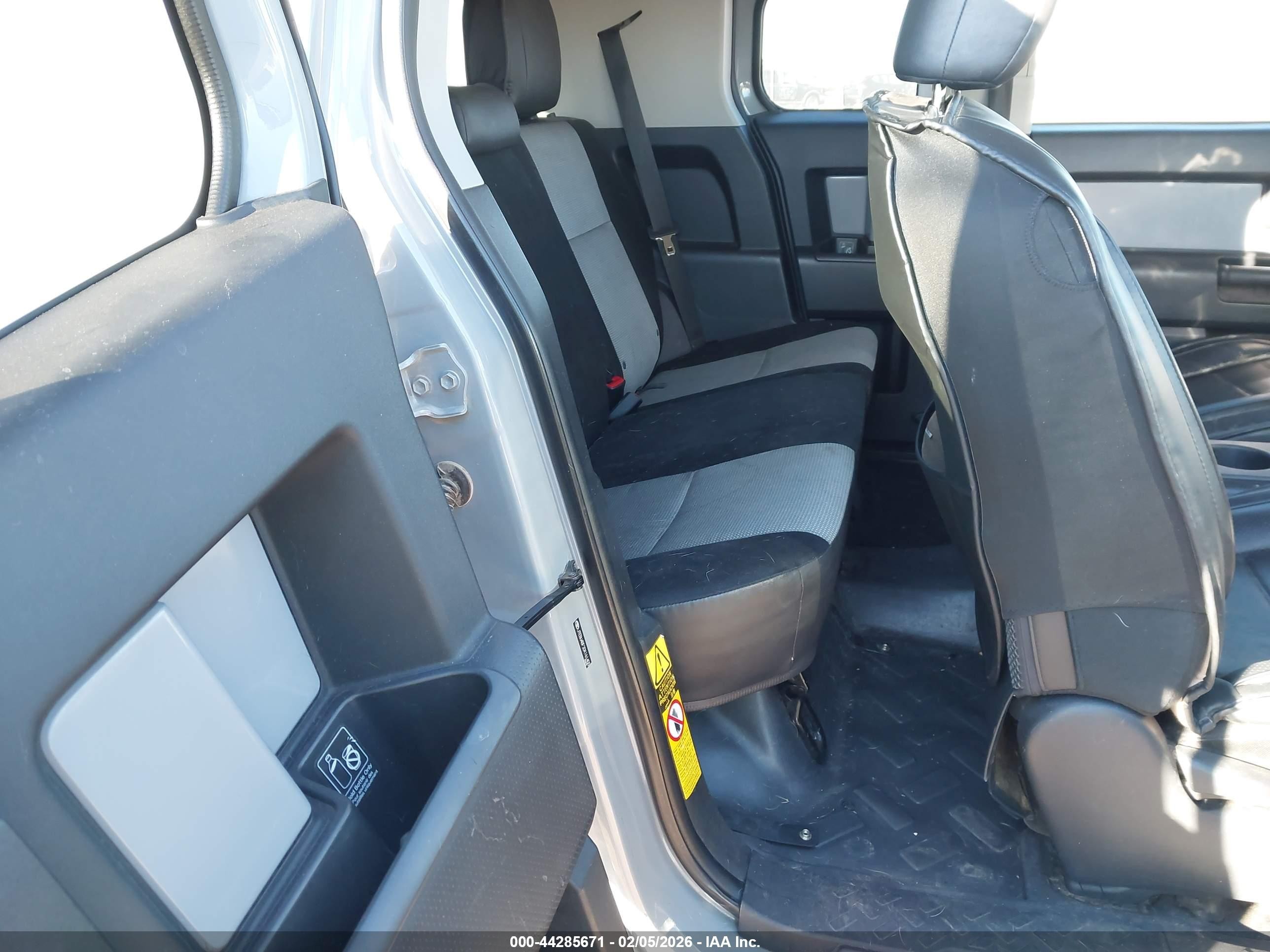 2013 Toyota Fj Cruiser   Gray vin: JTEBU4BF2DK161400