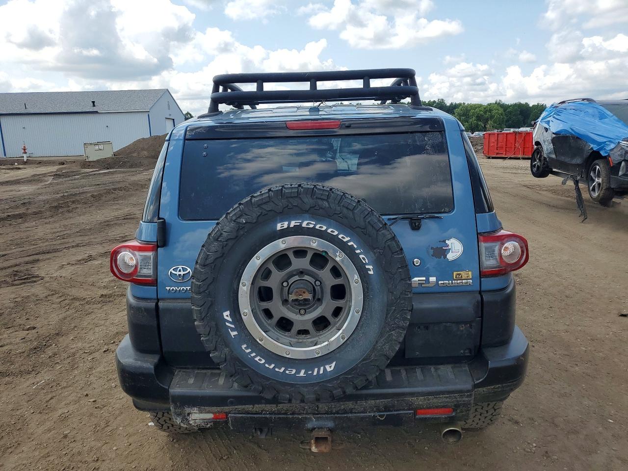 2014 Toyota Fj Cruiser Base Blue vin: JTEBU4BF2EK193880