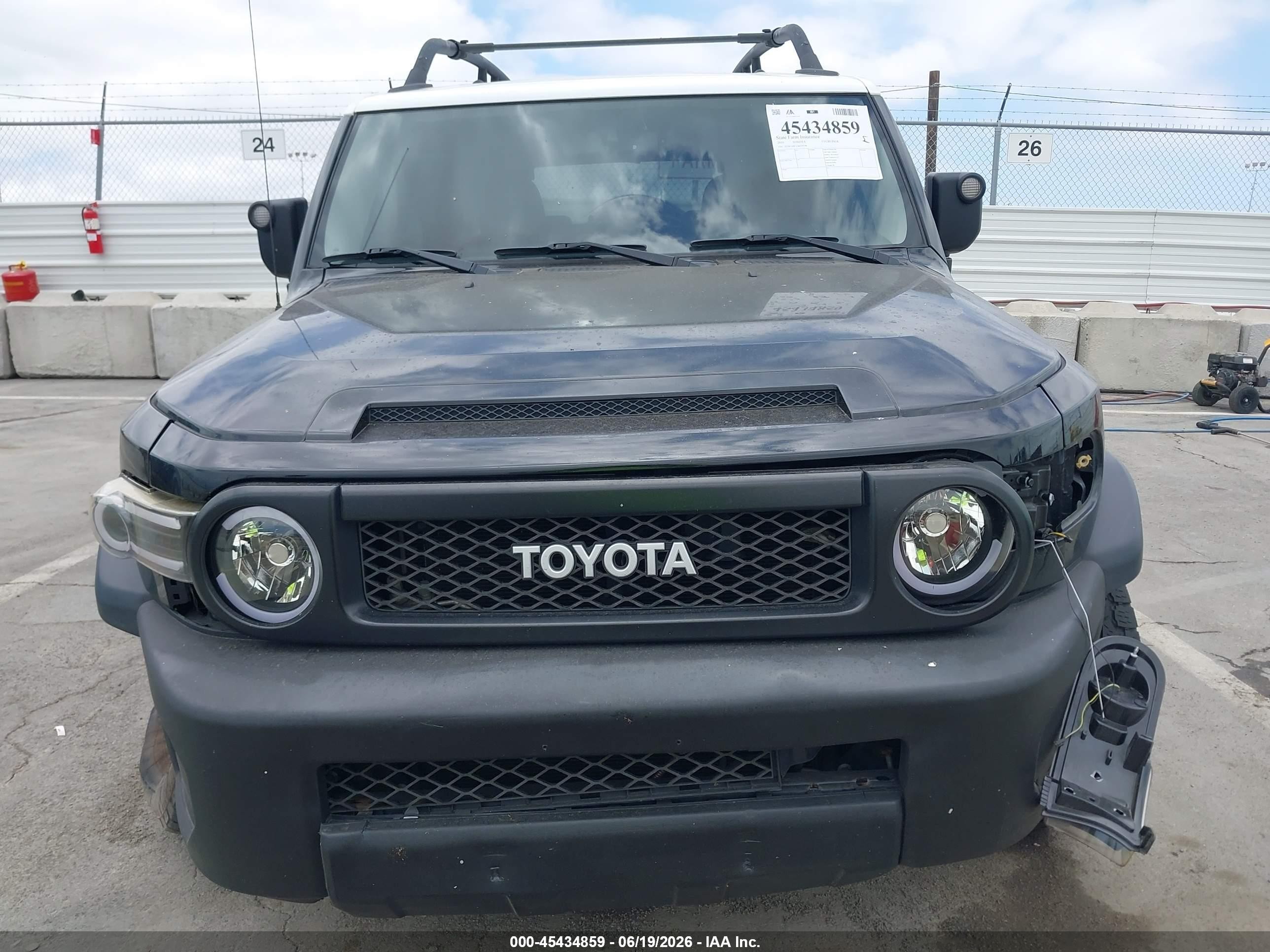 2010 Toyota Fj Cruiser   Black vin: JTEBU4BF3AK079798