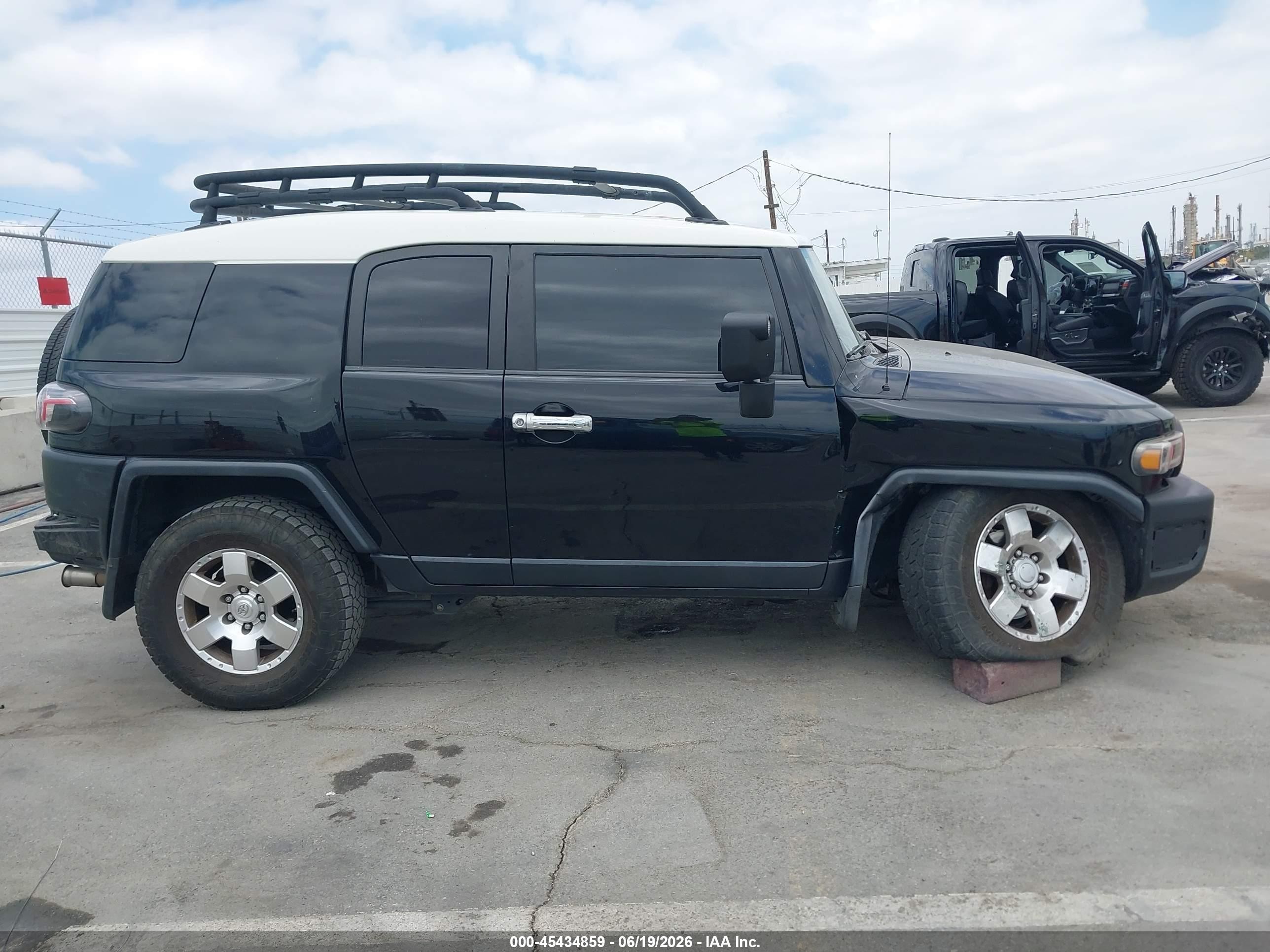 2010 Toyota Fj Cruiser   Black vin: JTEBU4BF3AK079798