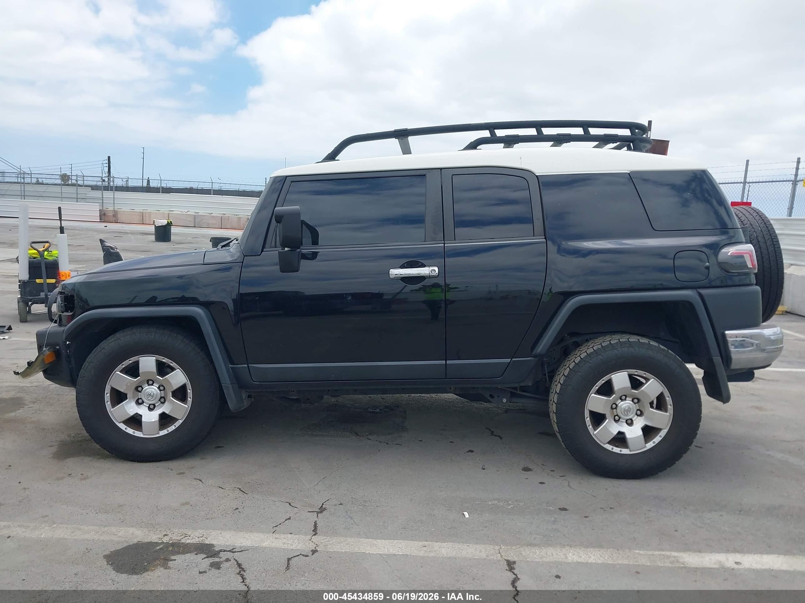 2010 Toyota Fj Cruiser   Black vin: JTEBU4BF3AK079798