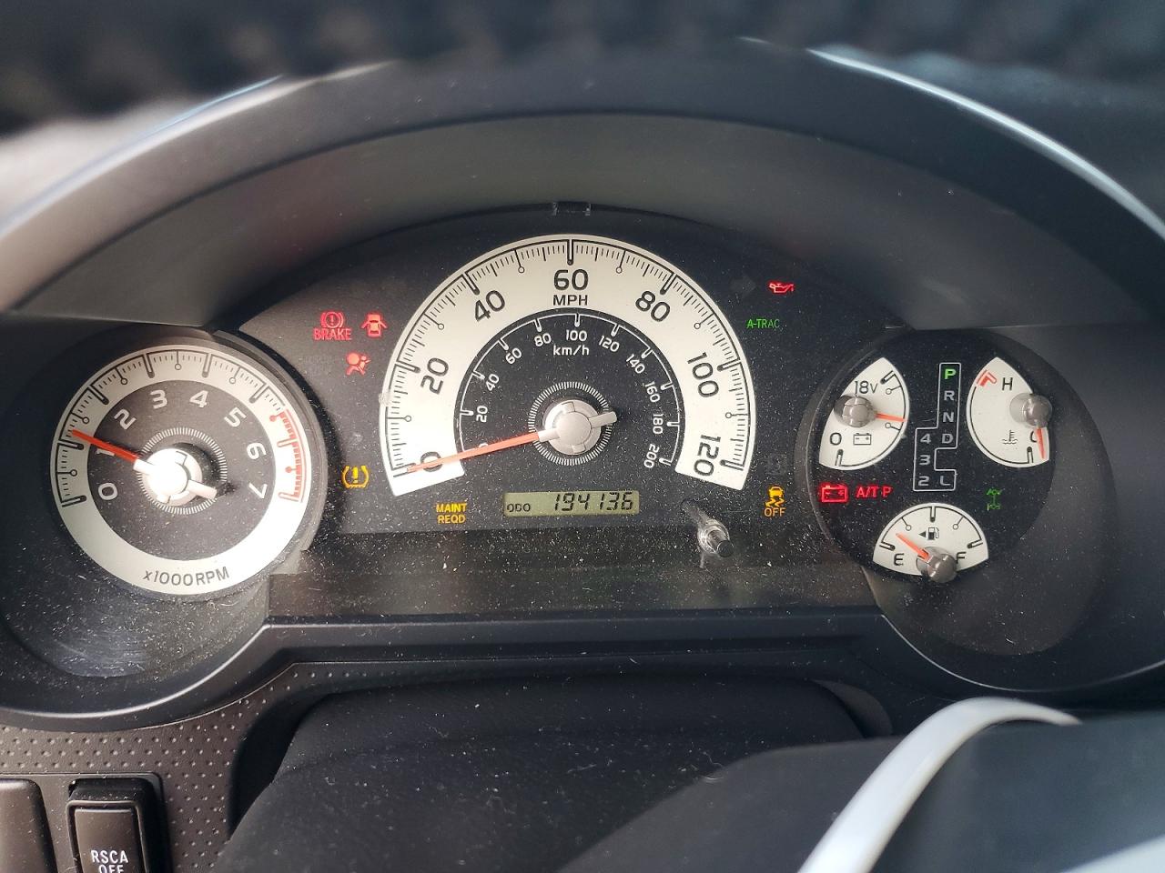 2010 Toyota Fj Cruiser Base Silver vin: JTEBU4BF3AK084385