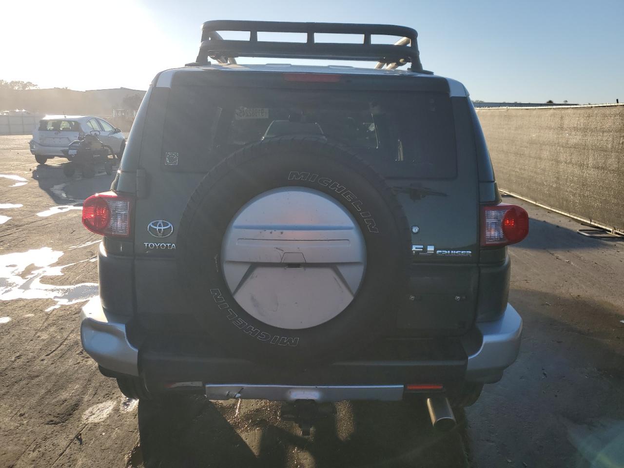 2010 Toyota Fj Cruiser Green vin: JTEBU4BF3AK085200