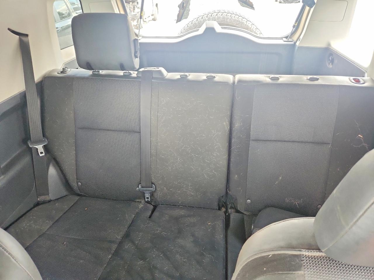 2011 Toyota Fj Cruiser Base Cream vin: JTEBU4BF3BK100943