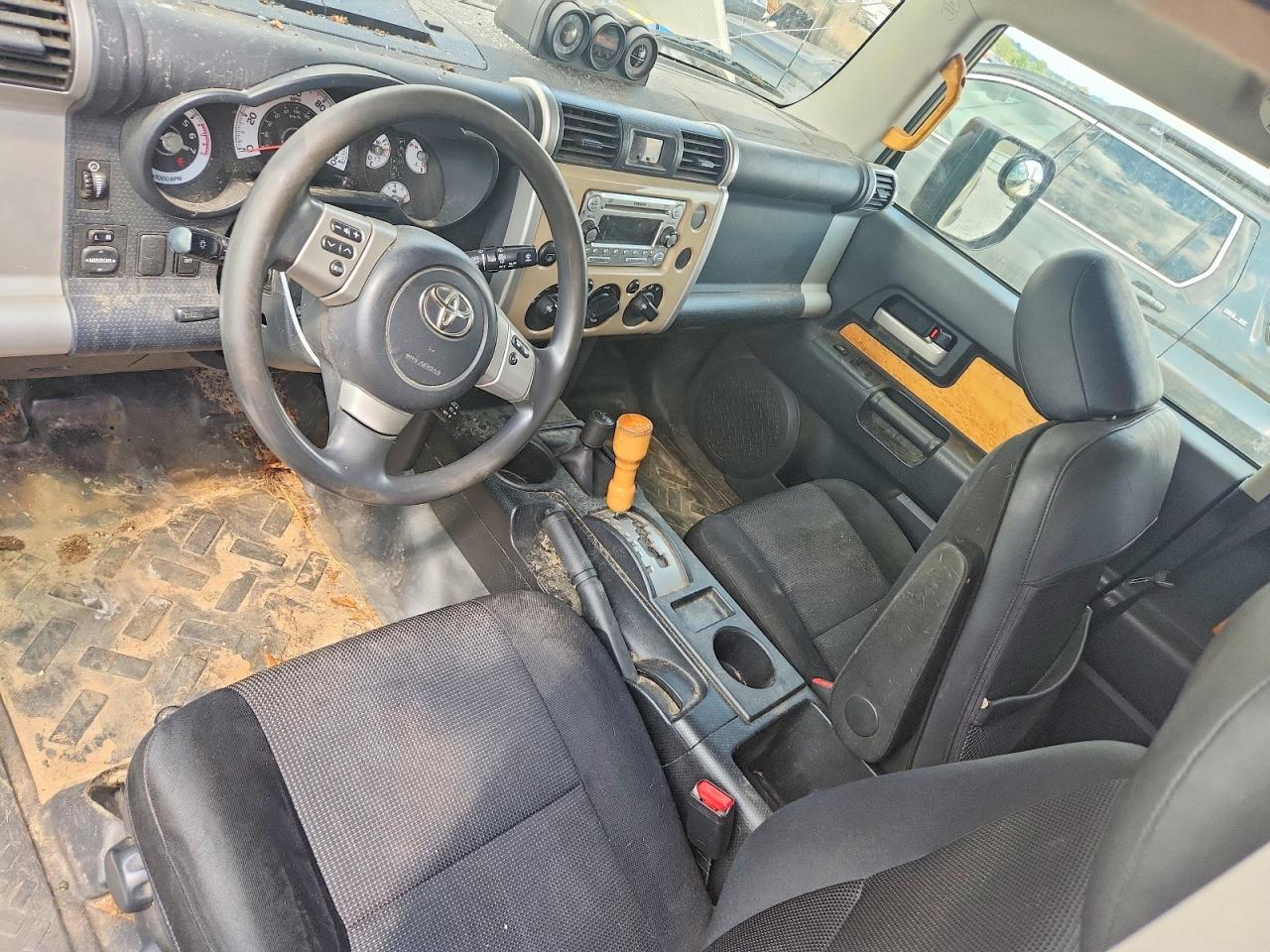 2011 Toyota Fj Cruiser Base Cream vin: JTEBU4BF3BK100943
