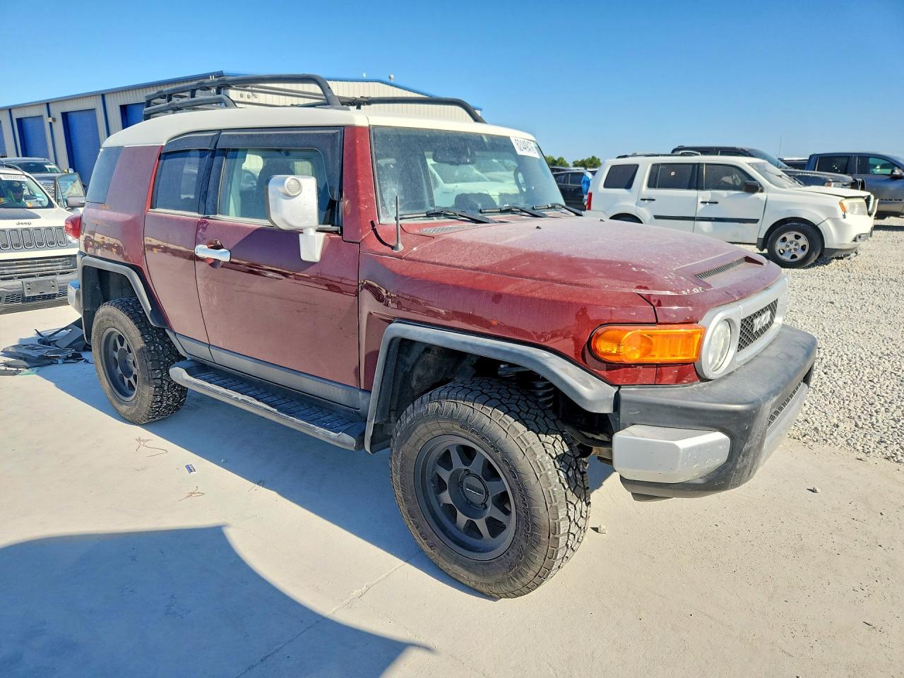 2011 Toyota Fj Cruiser Base Maroon vin: JTEBU4BF3BK107956