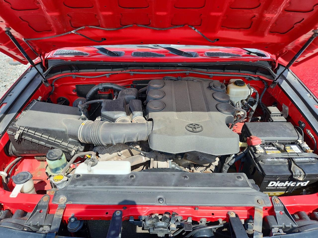 2012 Toyota Fj Cruiser Base Red vin: JTEBU4BF3CK135077