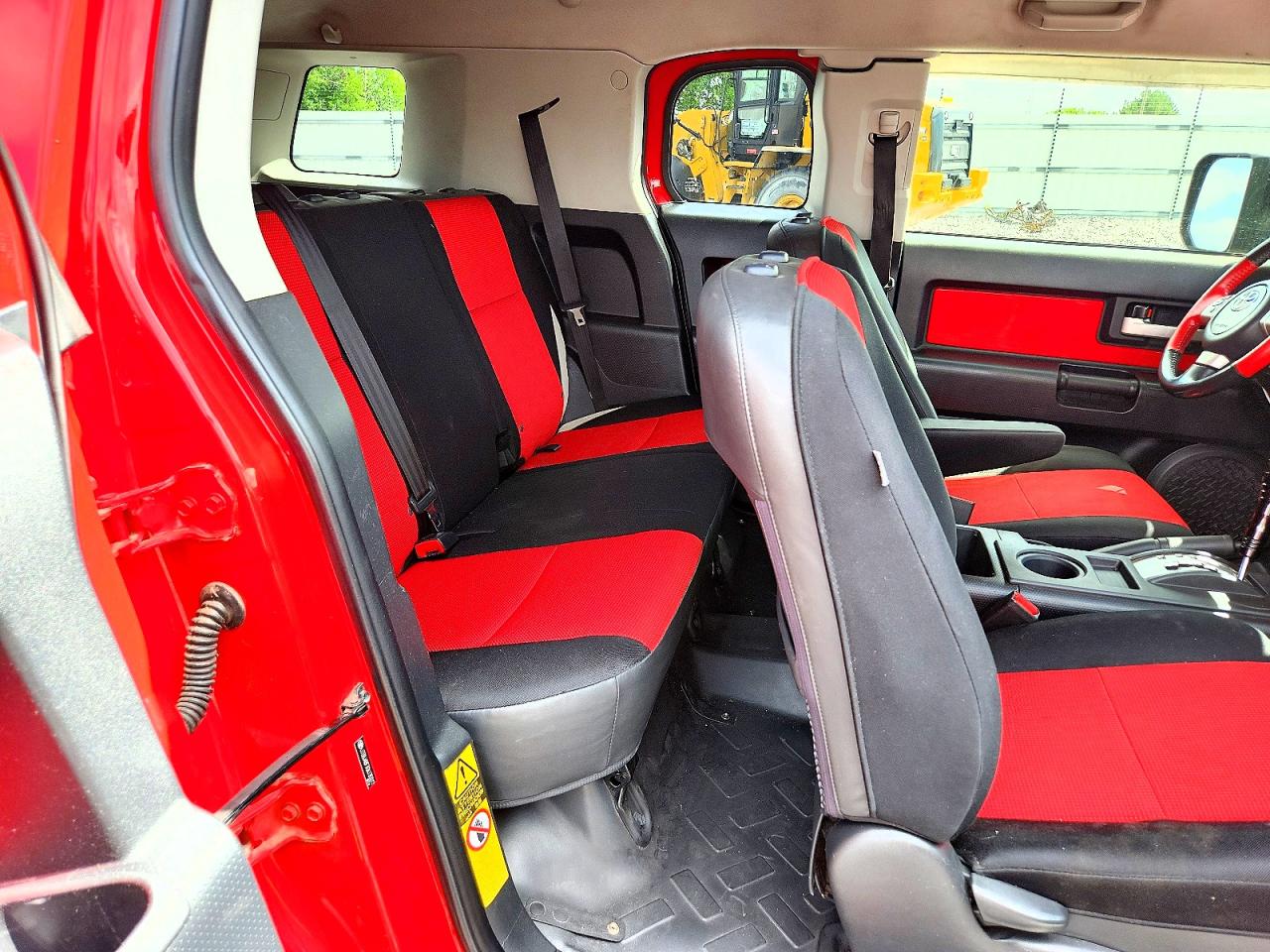 2012 Toyota Fj Cruiser Base Red vin: JTEBU4BF3CK135077