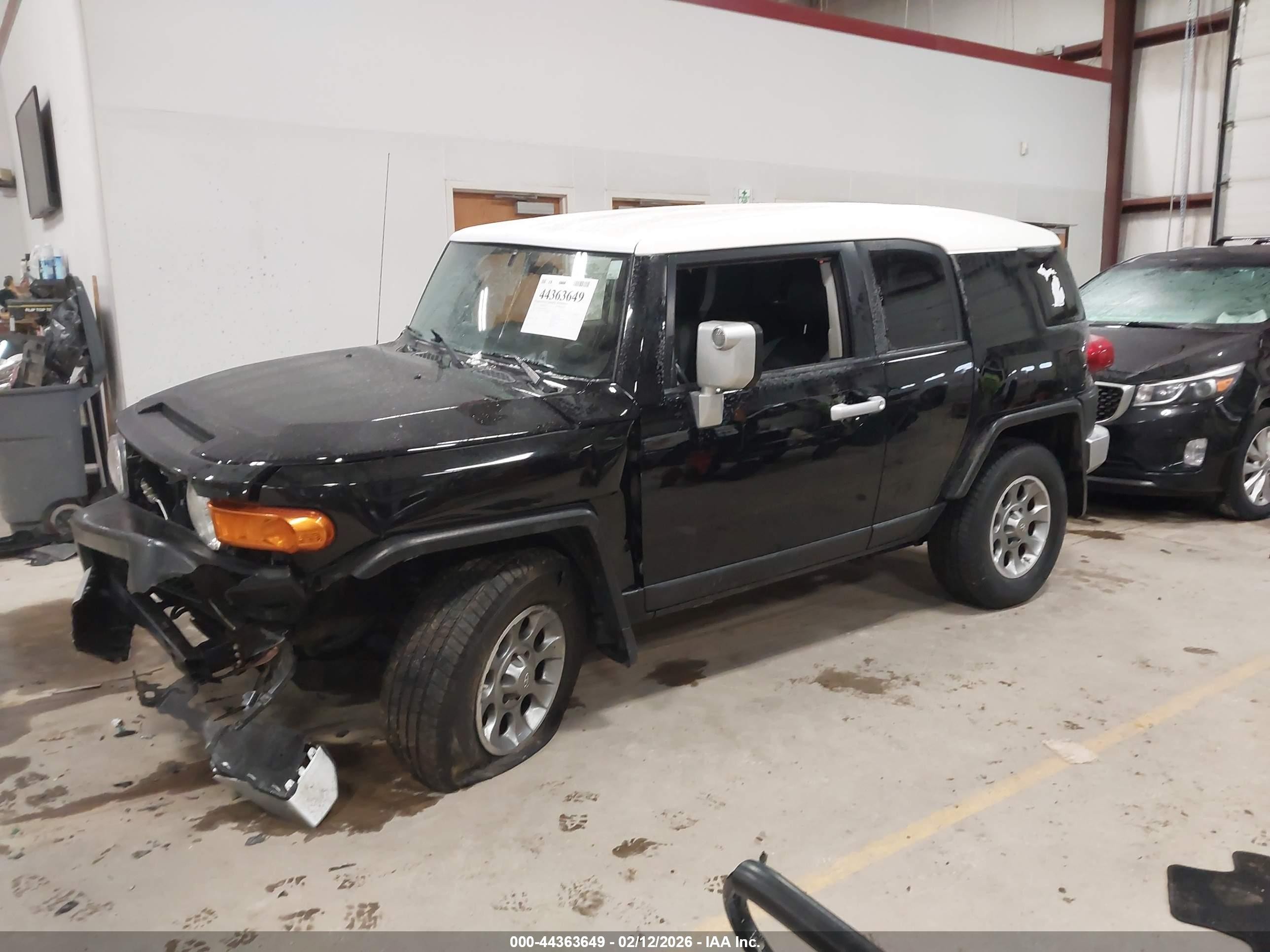 2013 Toyota Fj Cruiser   Black vin: JTEBU4BF3DK164838