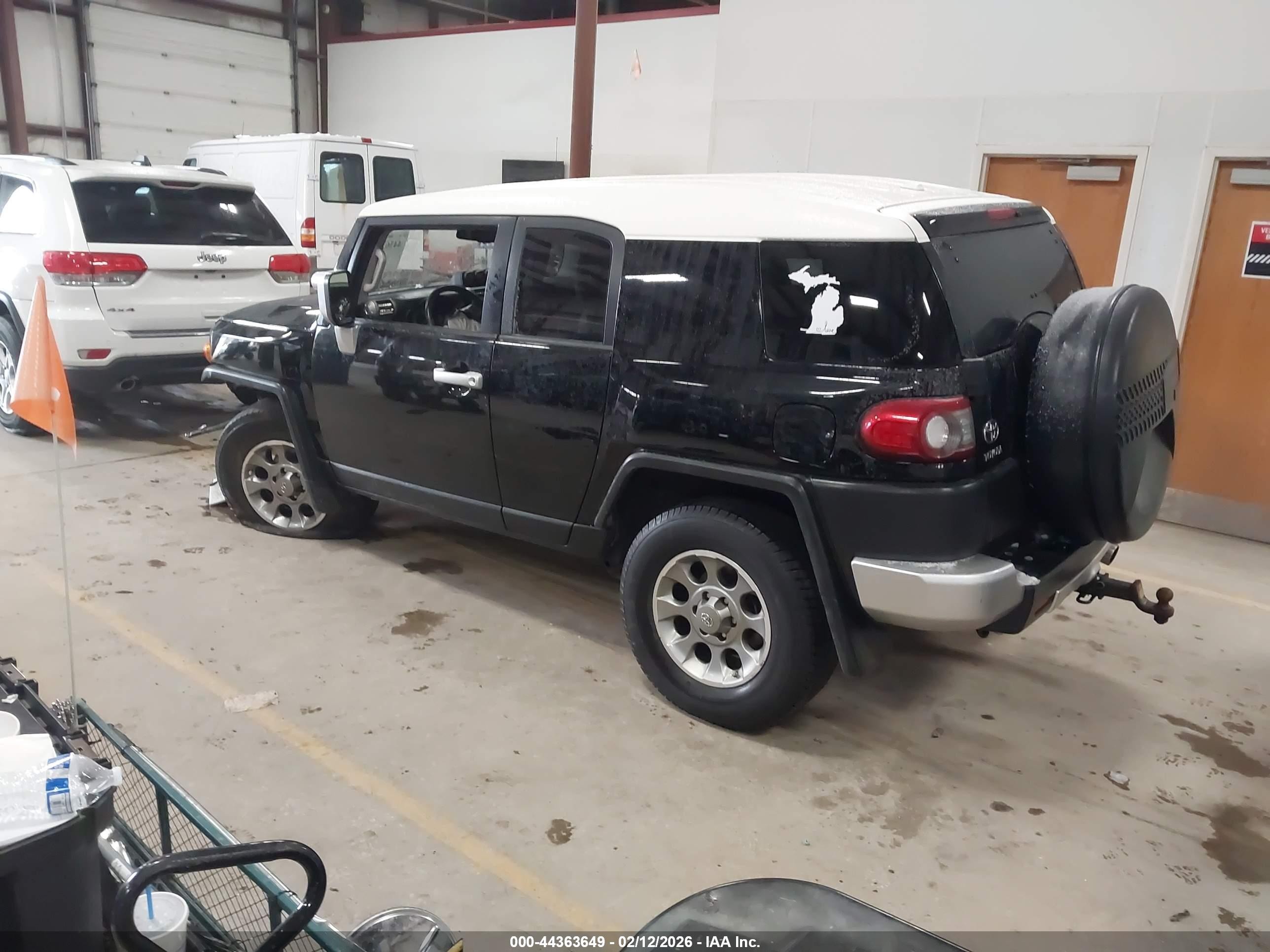 2013 Toyota Fj Cruiser   Black vin: JTEBU4BF3DK164838
