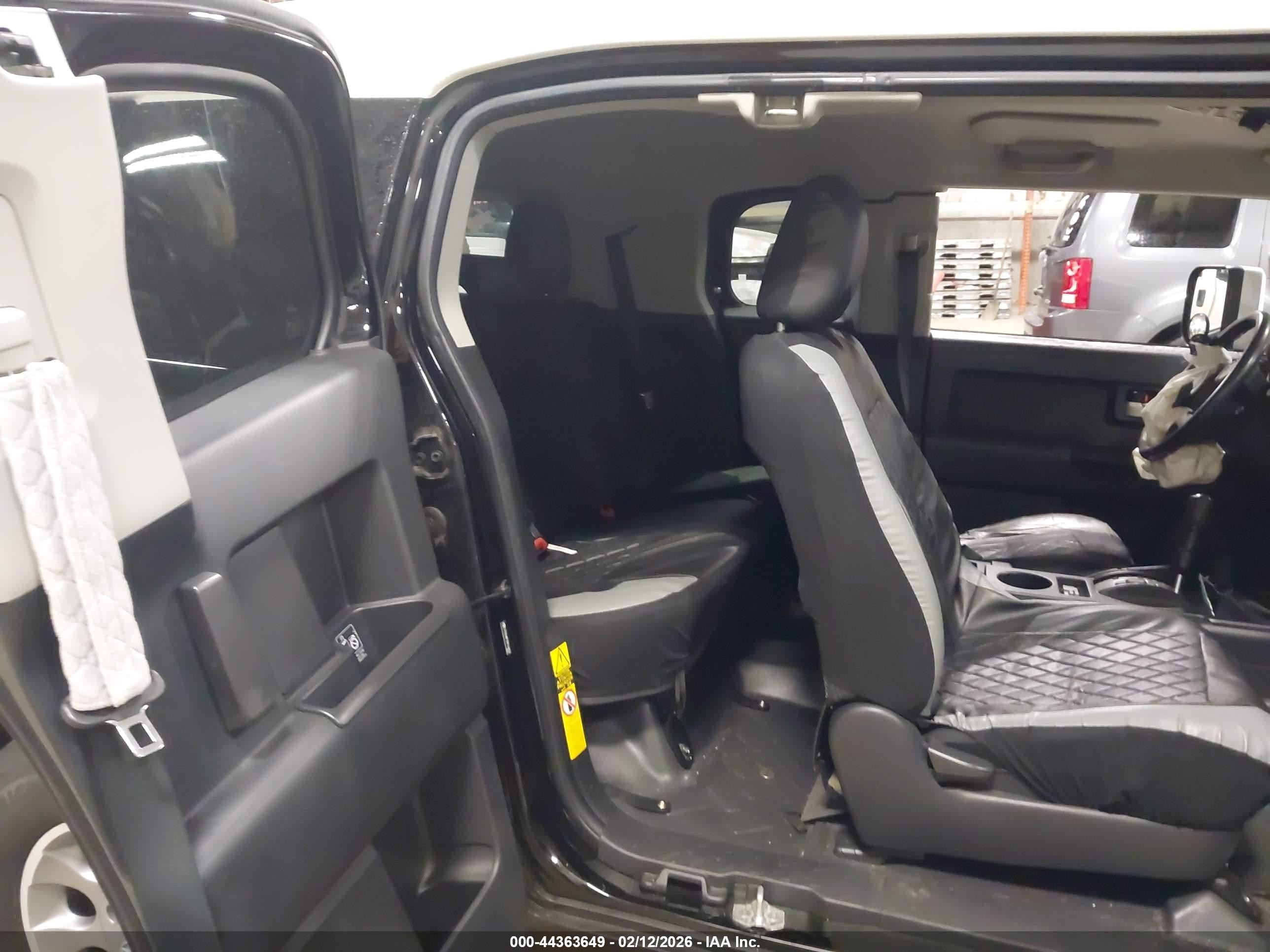2013 Toyota Fj Cruiser   Black vin: JTEBU4BF3DK164838