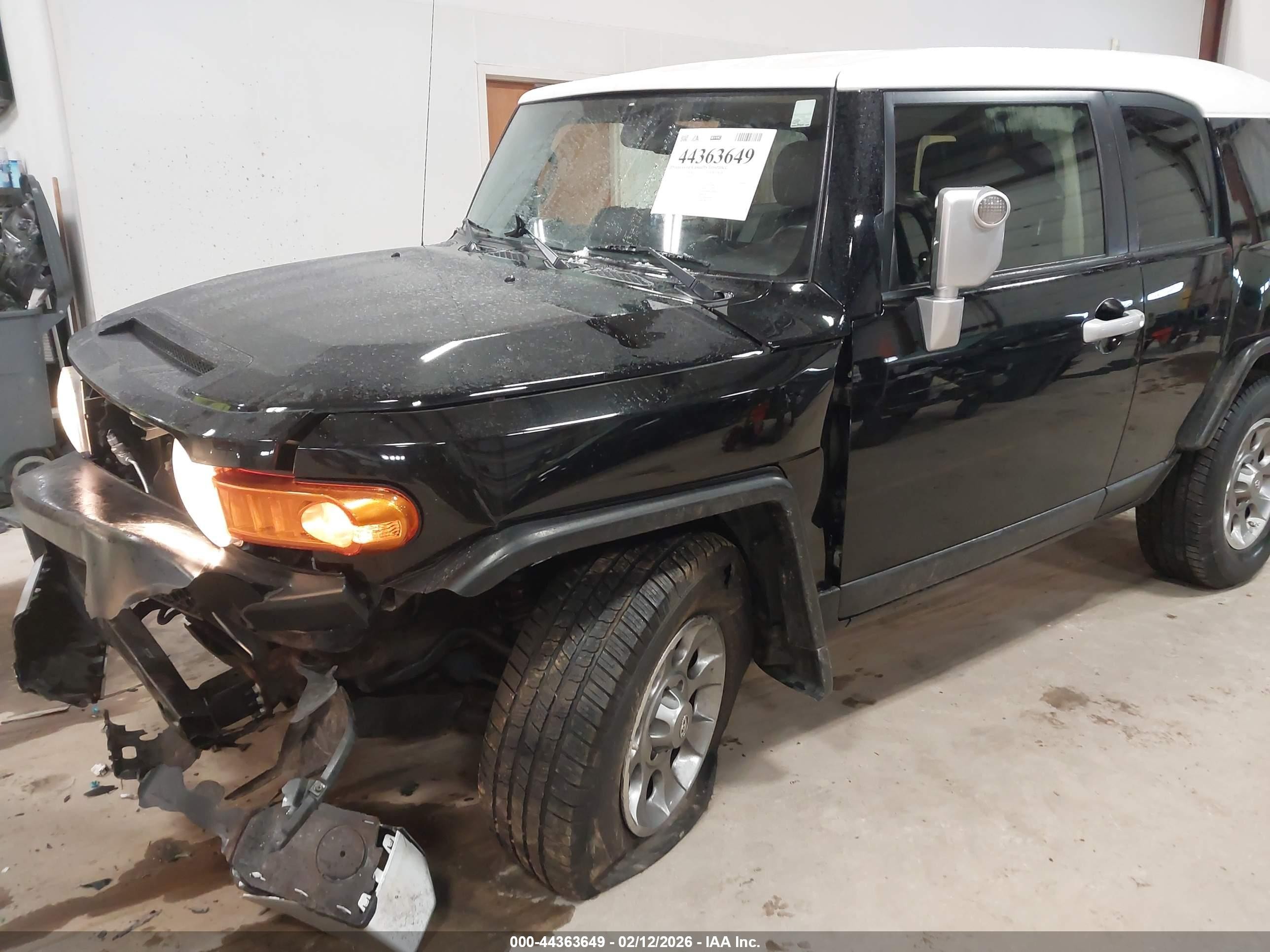 2013 Toyota Fj Cruiser   Black vin: JTEBU4BF3DK164838