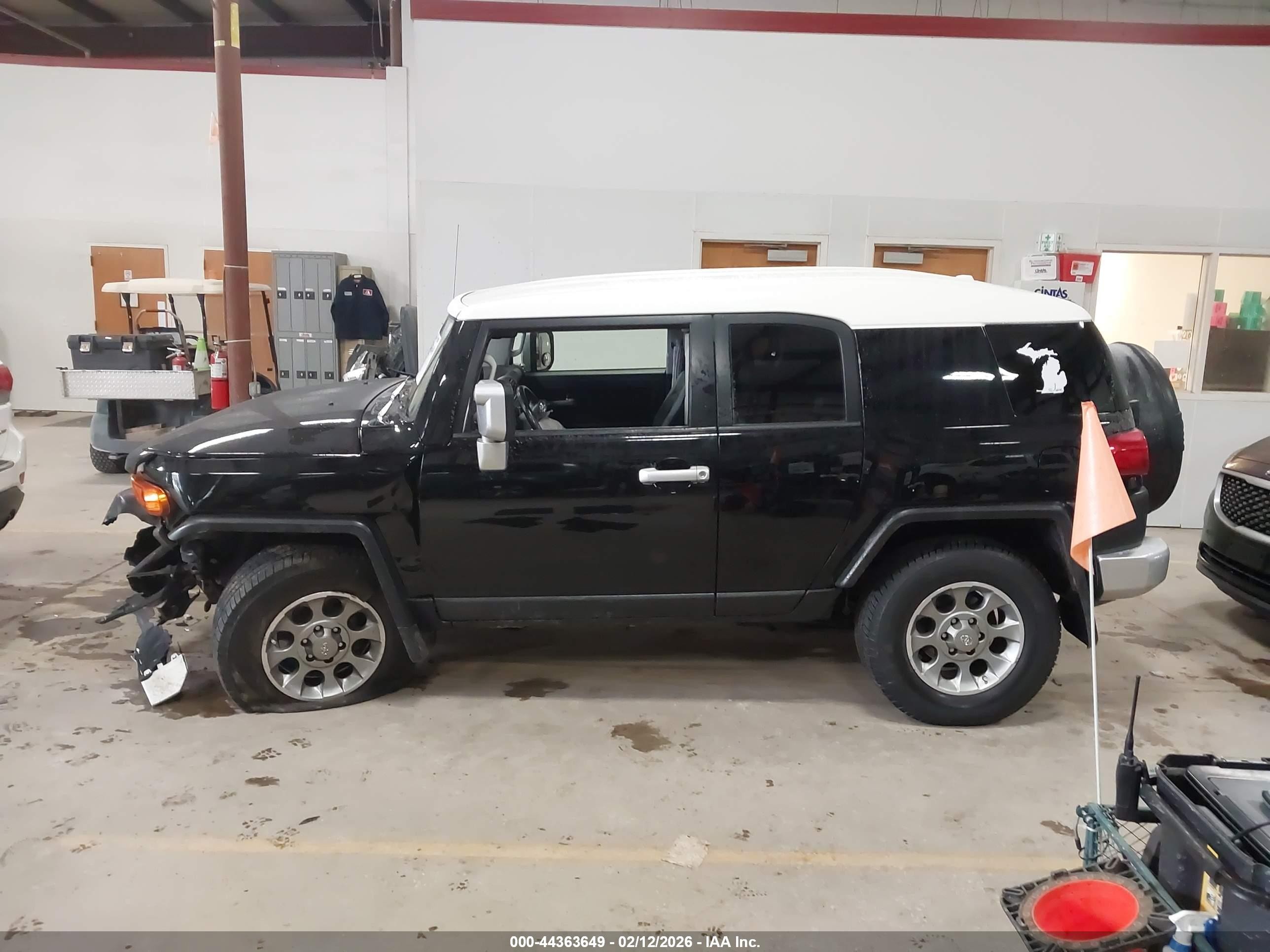 2013 Toyota Fj Cruiser   Black vin: JTEBU4BF3DK164838