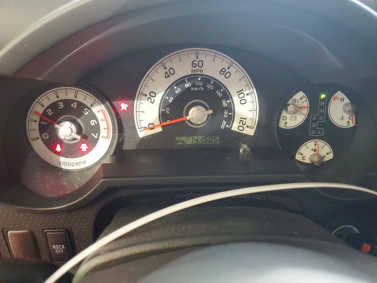 2014 Toyota Fj Cruiser Base Серебряный vin: JTEBU4BF3EK186792