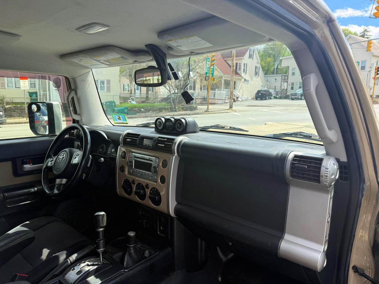 2014 Toyota Fj Cruiser Base Tan vin: JTEBU4BF3EK200593