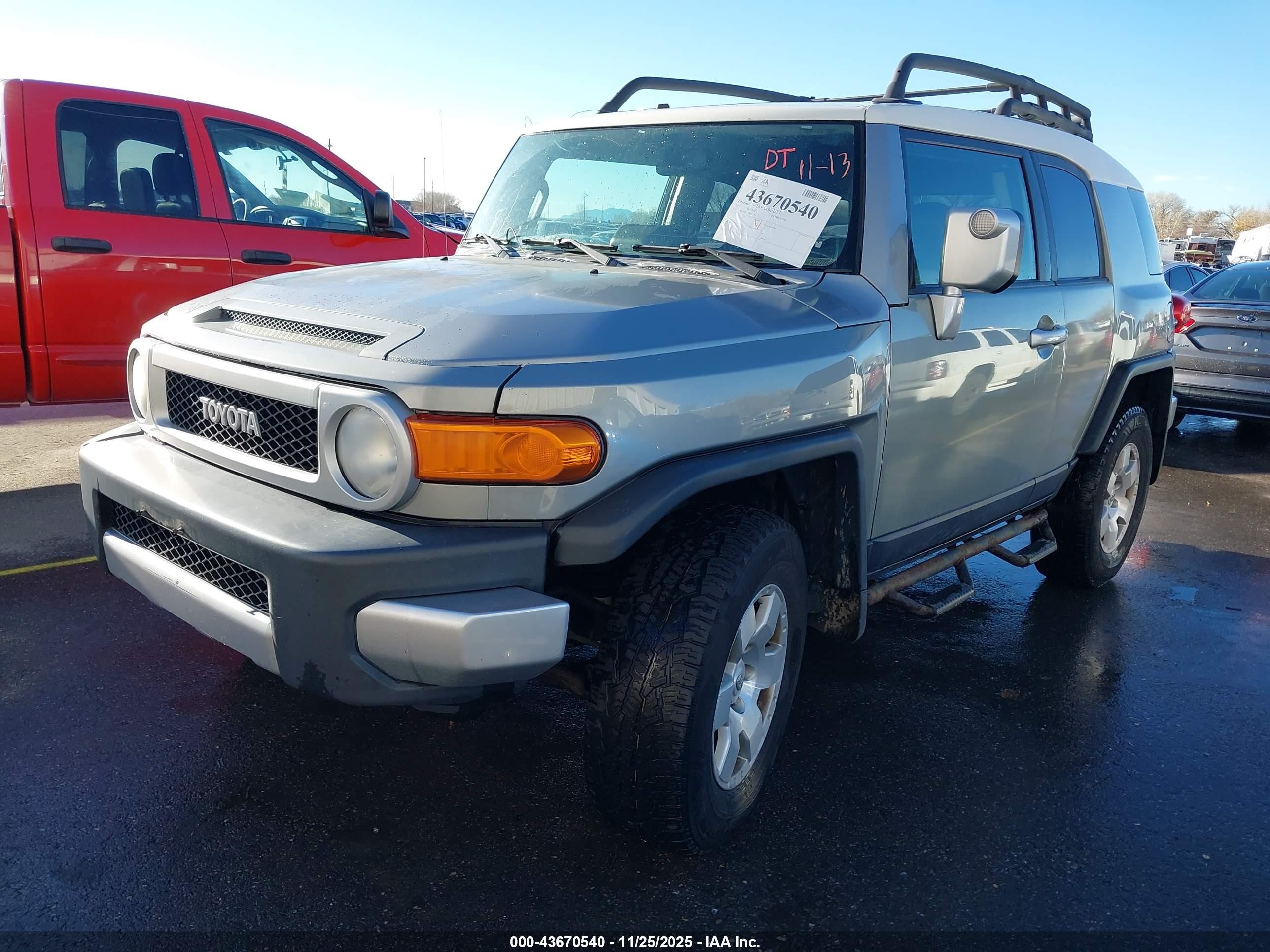 2010 Toyota Fj Cruiser   Silver vin: JTEBU4BF4AK092771