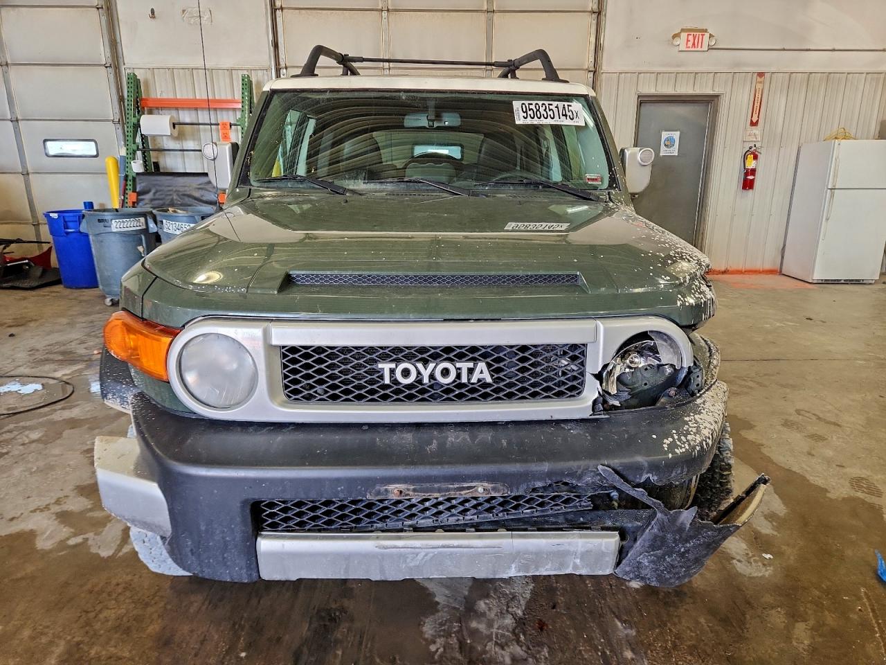 2010 Toyota Fj Cruiser Green vin: JTEBU4BF4AK097789