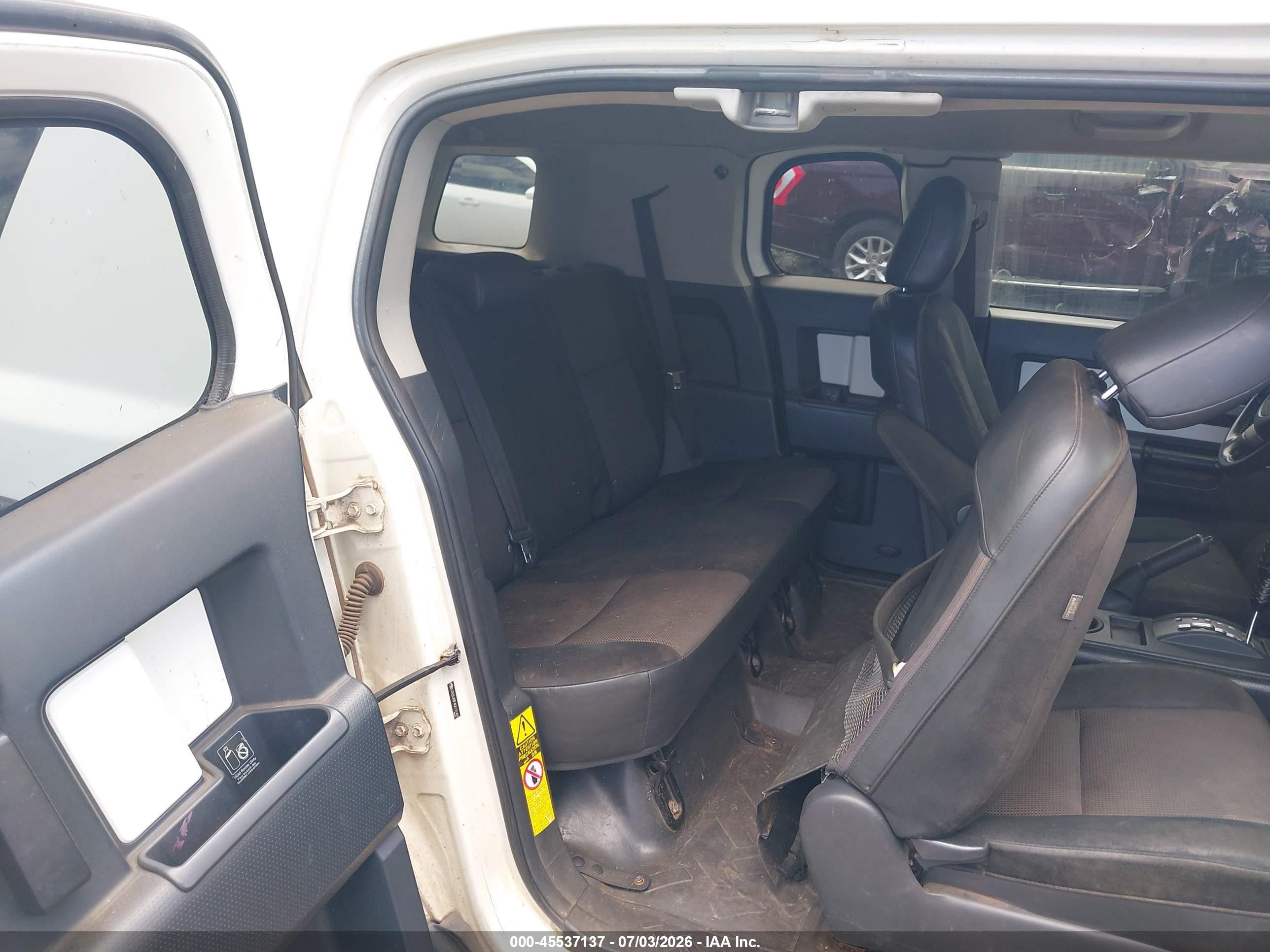 2012 Toyota Fj Cruiser   White vin: JTEBU4BF4CK131491