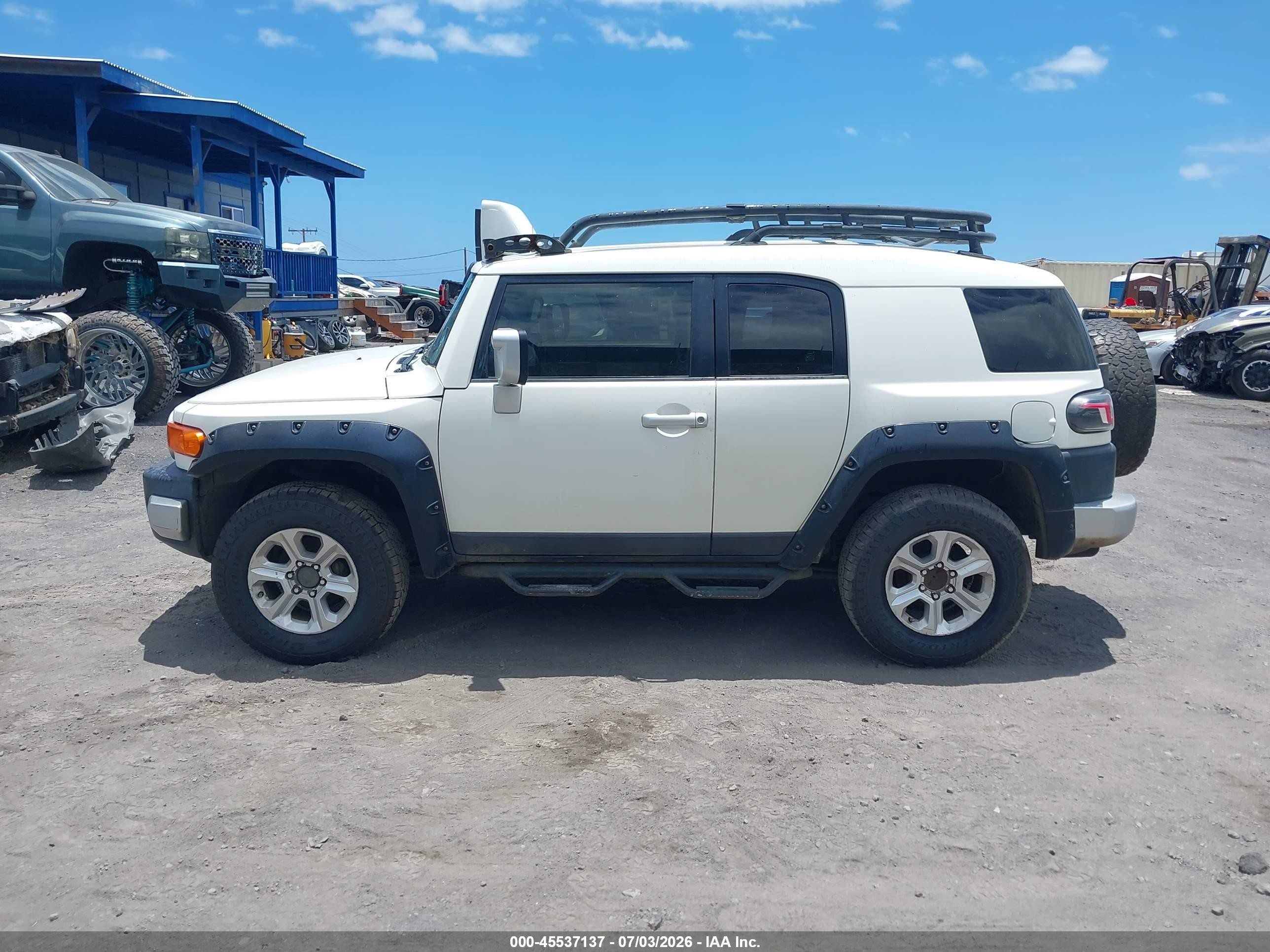 2012 Toyota Fj Cruiser   White vin: JTEBU4BF4CK131491
