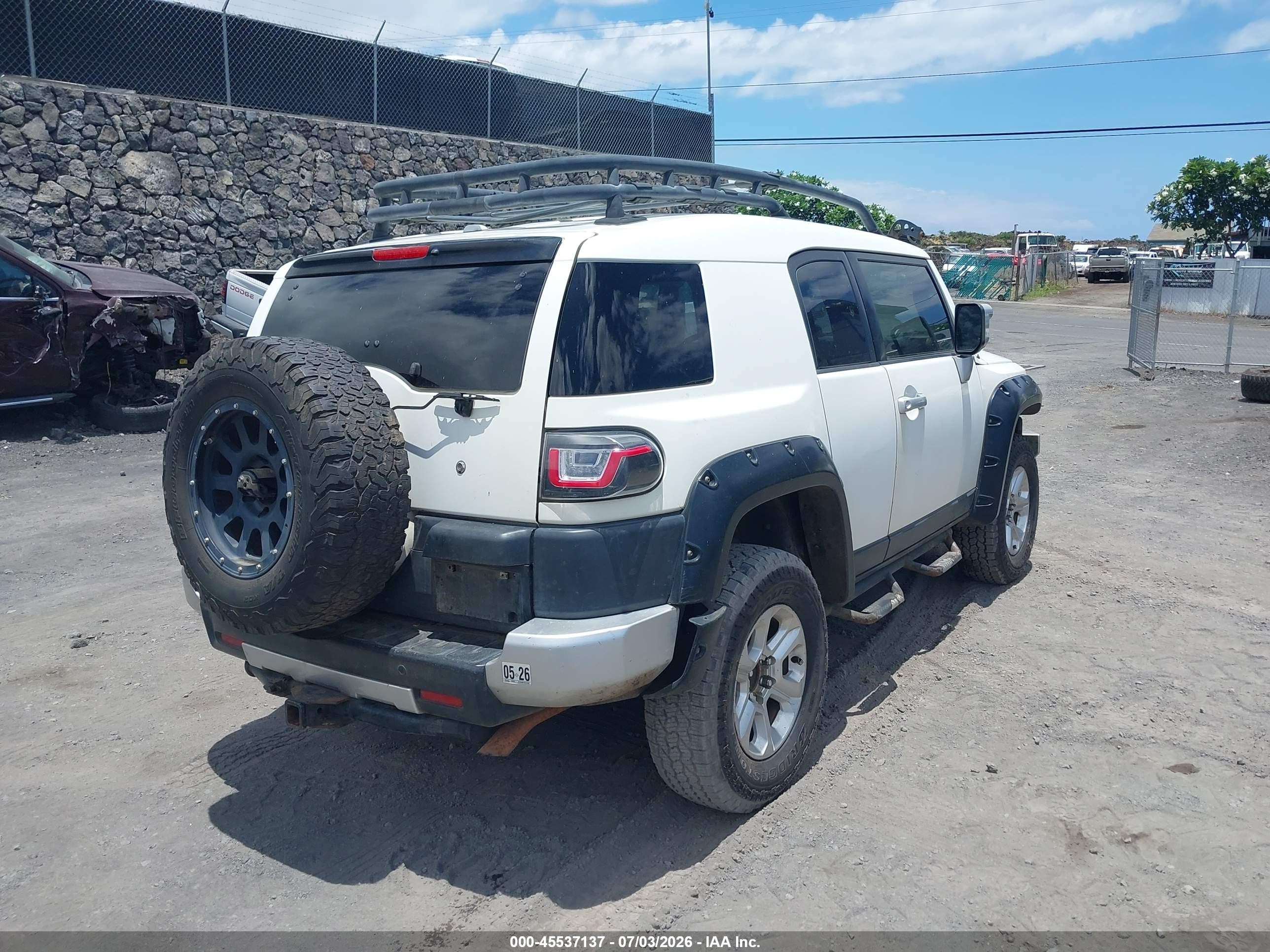 2012 Toyota Fj Cruiser   White vin: JTEBU4BF4CK131491