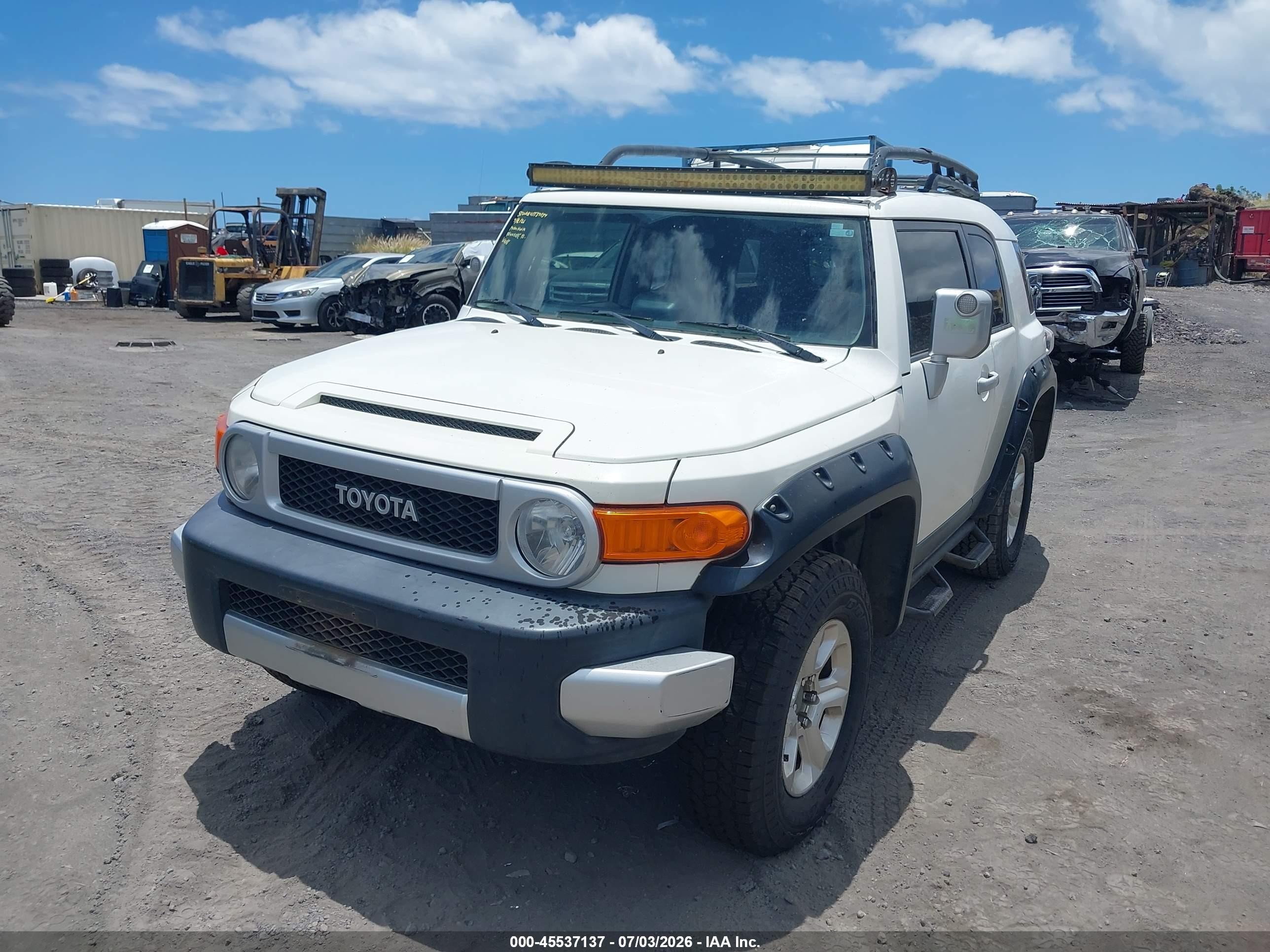 2012 Toyota Fj Cruiser   White vin: JTEBU4BF4CK131491
