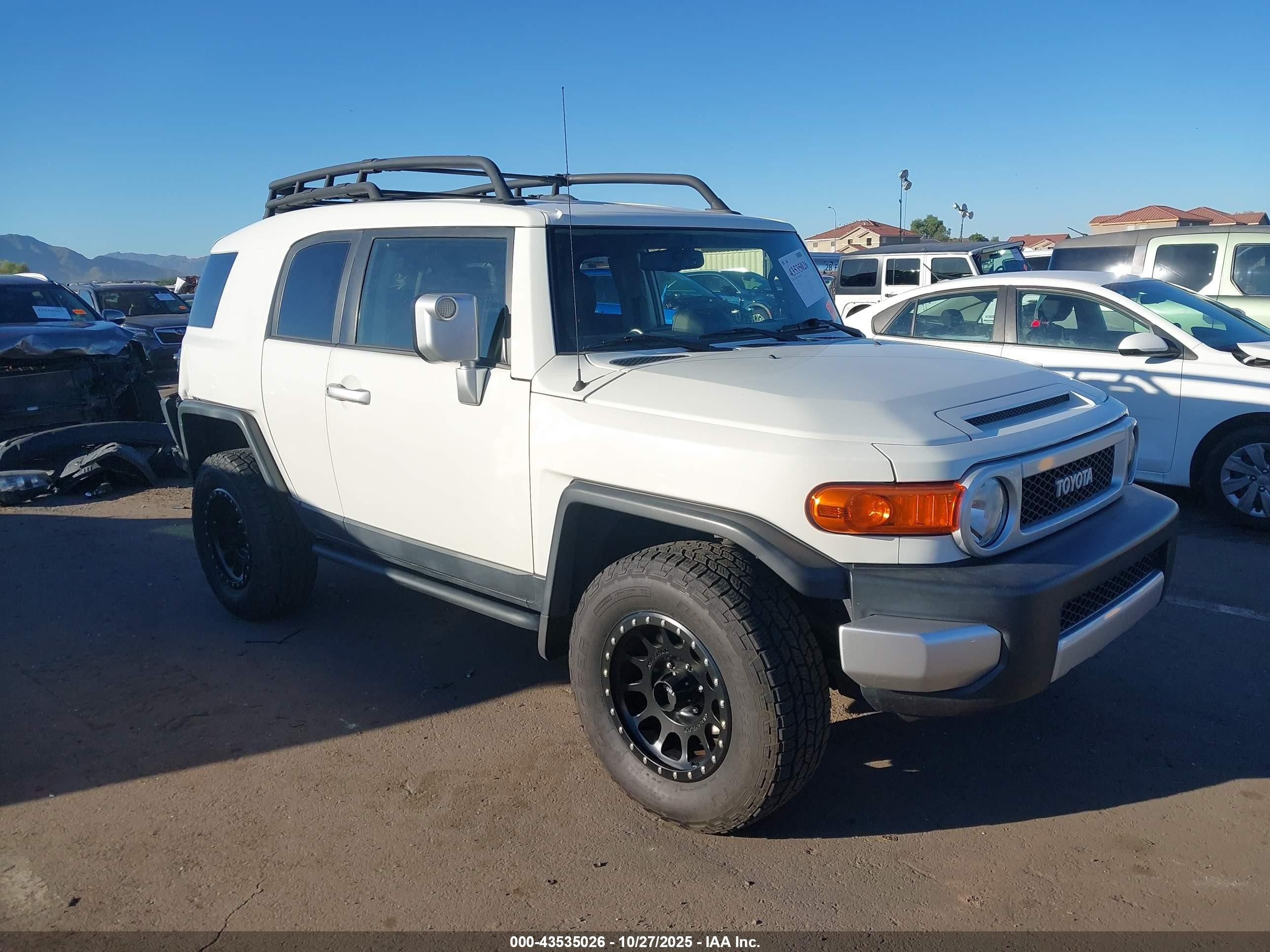 2013 Toyota Fj Cruiser   White vin: JTEBU4BF4DK170230