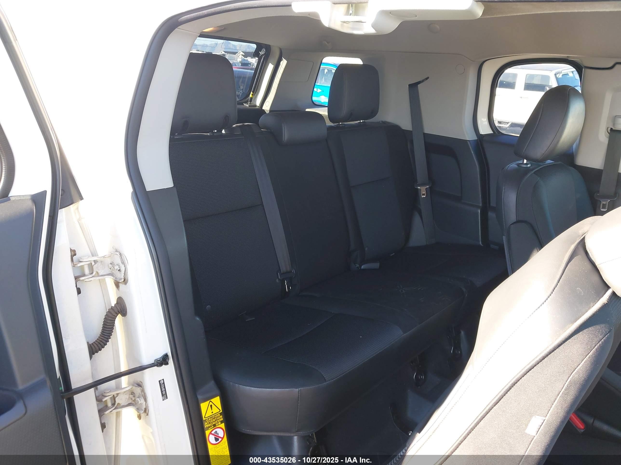 2013 Toyota Fj Cruiser   White vin: JTEBU4BF4DK170230