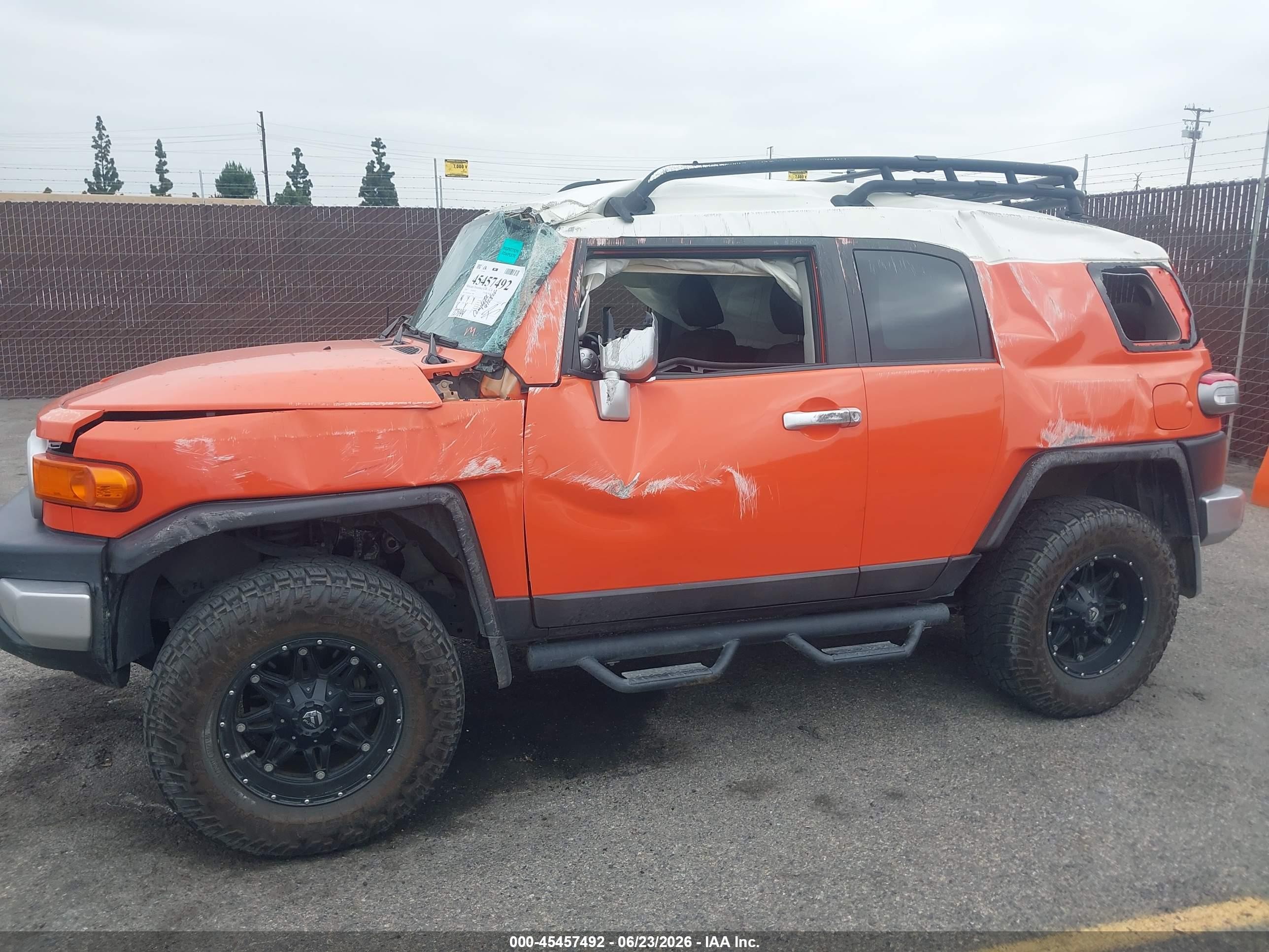 2014 Toyota Fj Cruiser   Orange vin: JTEBU4BF4EK178006
