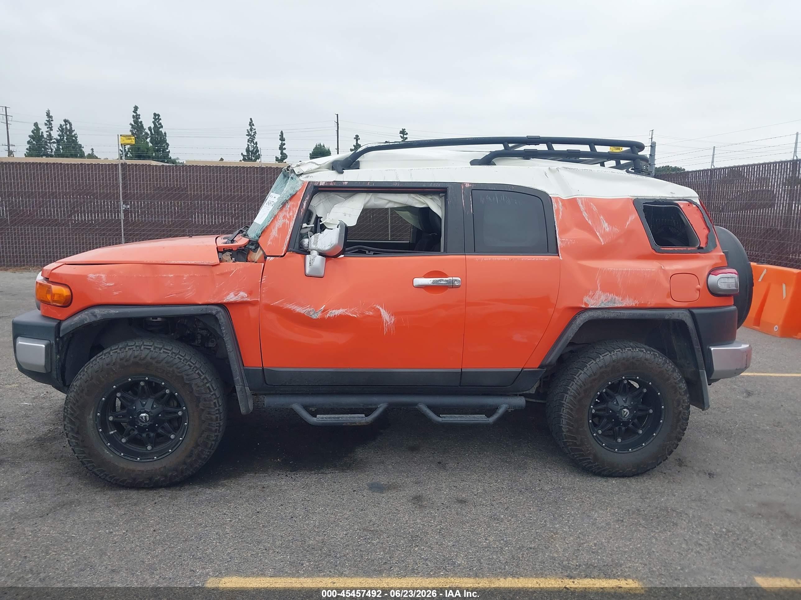 2014 Toyota Fj Cruiser   Orange vin: JTEBU4BF4EK178006