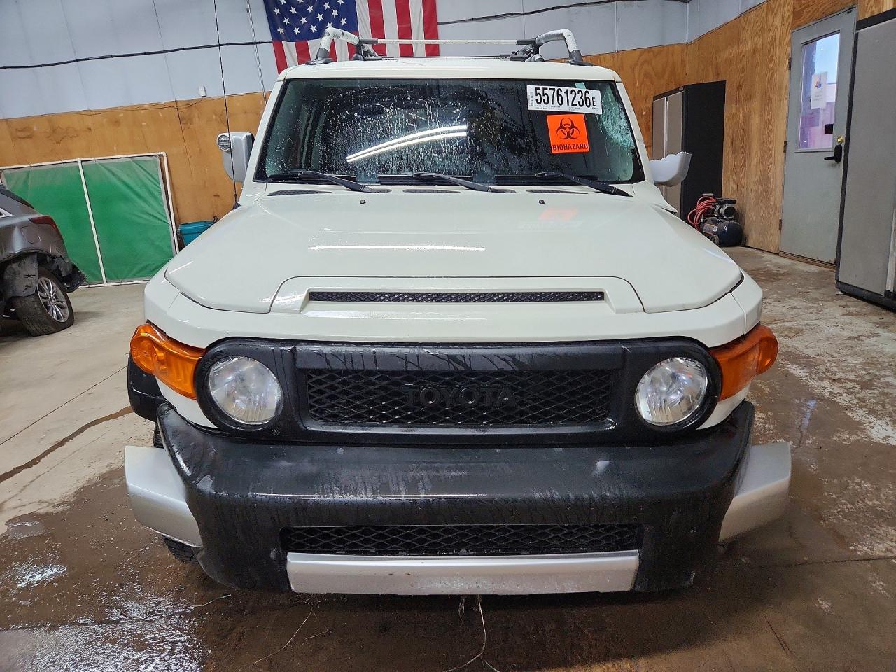 2014 Toyota Fj Cruiser Base Белый vin: JTEBU4BF4EK187563