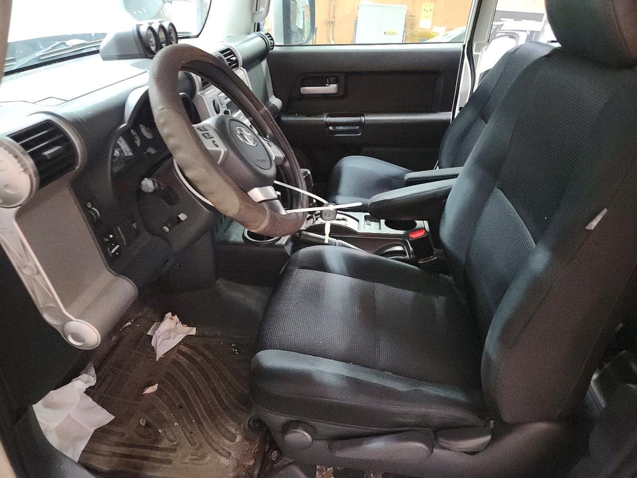 2014 Toyota Fj Cruiser Base Белый vin: JTEBU4BF4EK187563