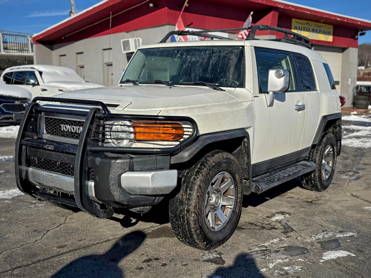 2014 Toyota Fj Cruiser White vin: JTEBU4BF4EK205169
