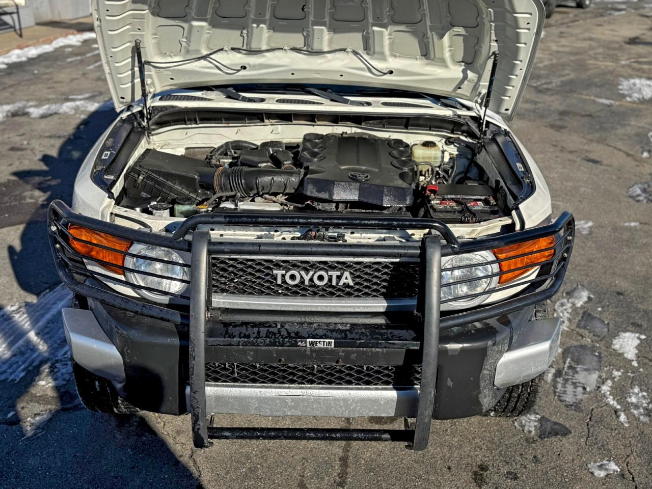 2014 Toyota Fj Cruiser White vin: JTEBU4BF4EK205169