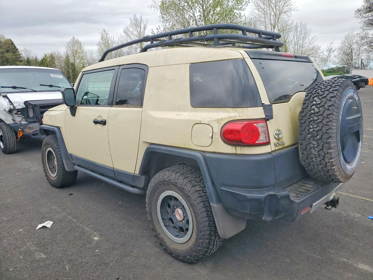 2010 Toyota Fj Cruiser Base Beige vin: JTEBU4BF5AK095288