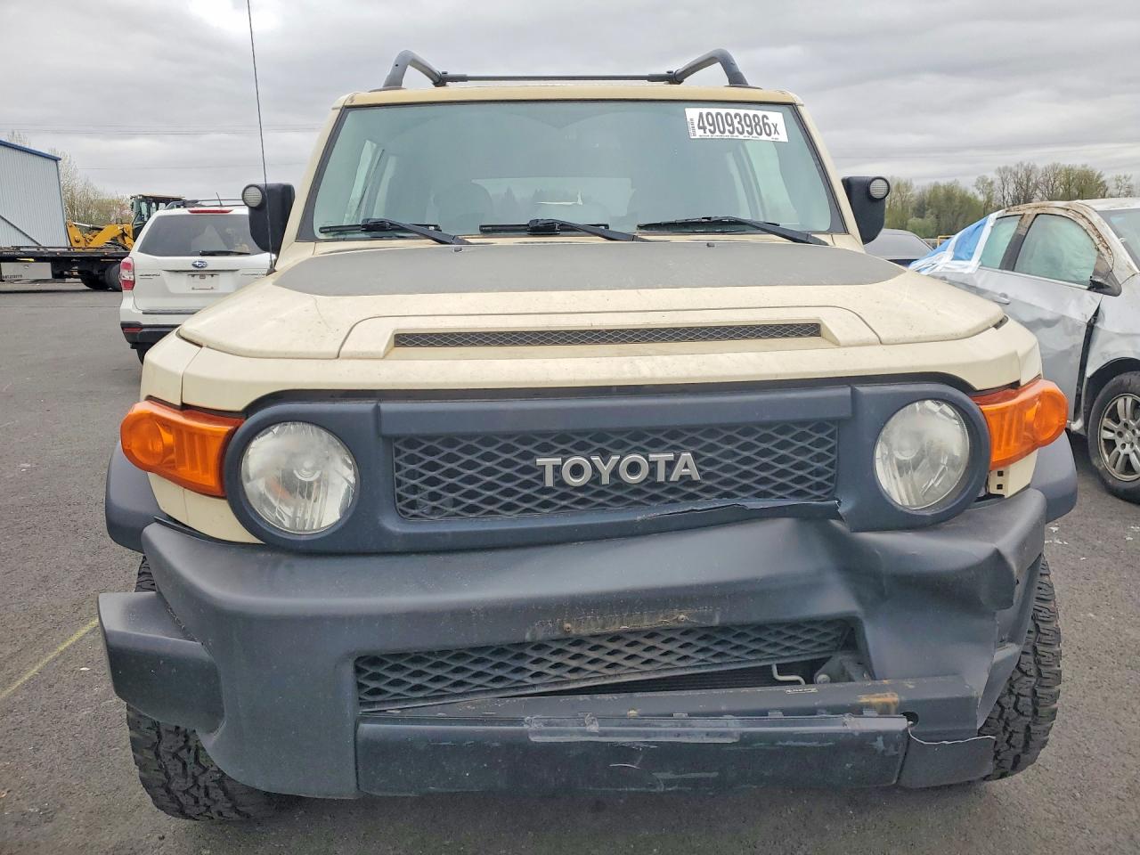 2010 Toyota Fj Cruiser Base Beige vin: JTEBU4BF5AK095288