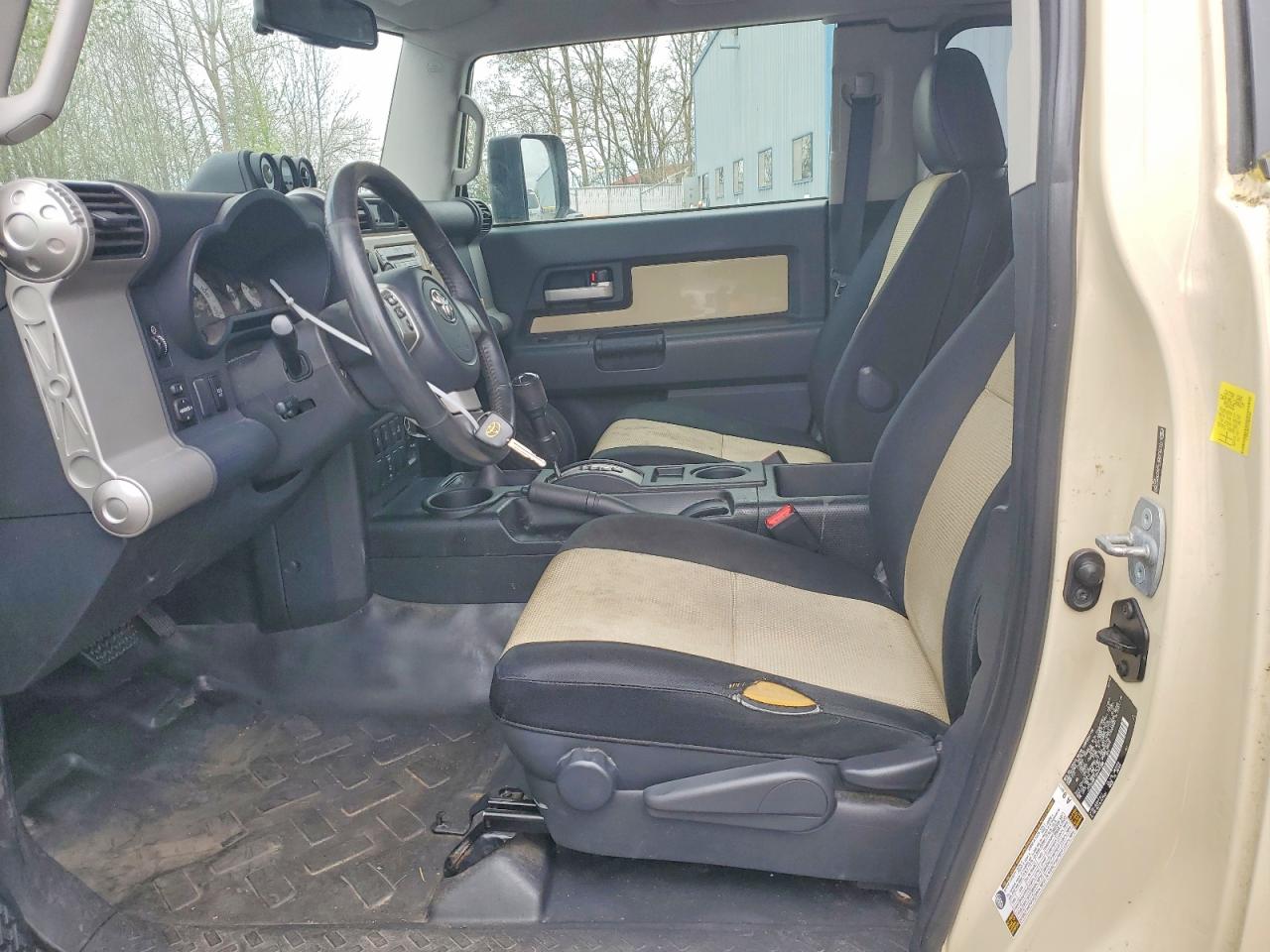 2010 Toyota Fj Cruiser Base Beige vin: JTEBU4BF5AK095288
