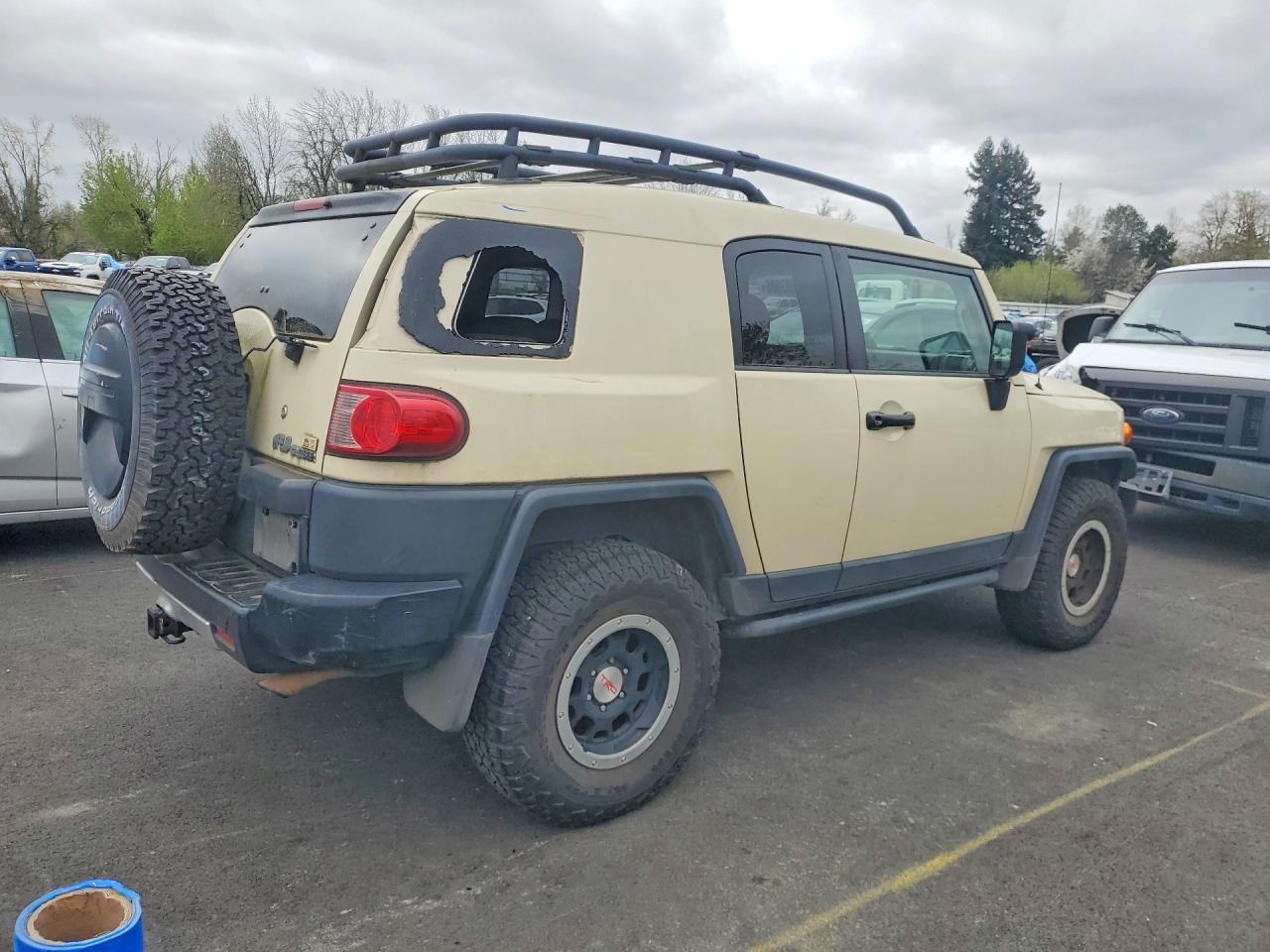 2010 Toyota Fj Cruiser Base Beige vin: JTEBU4BF5AK095288
