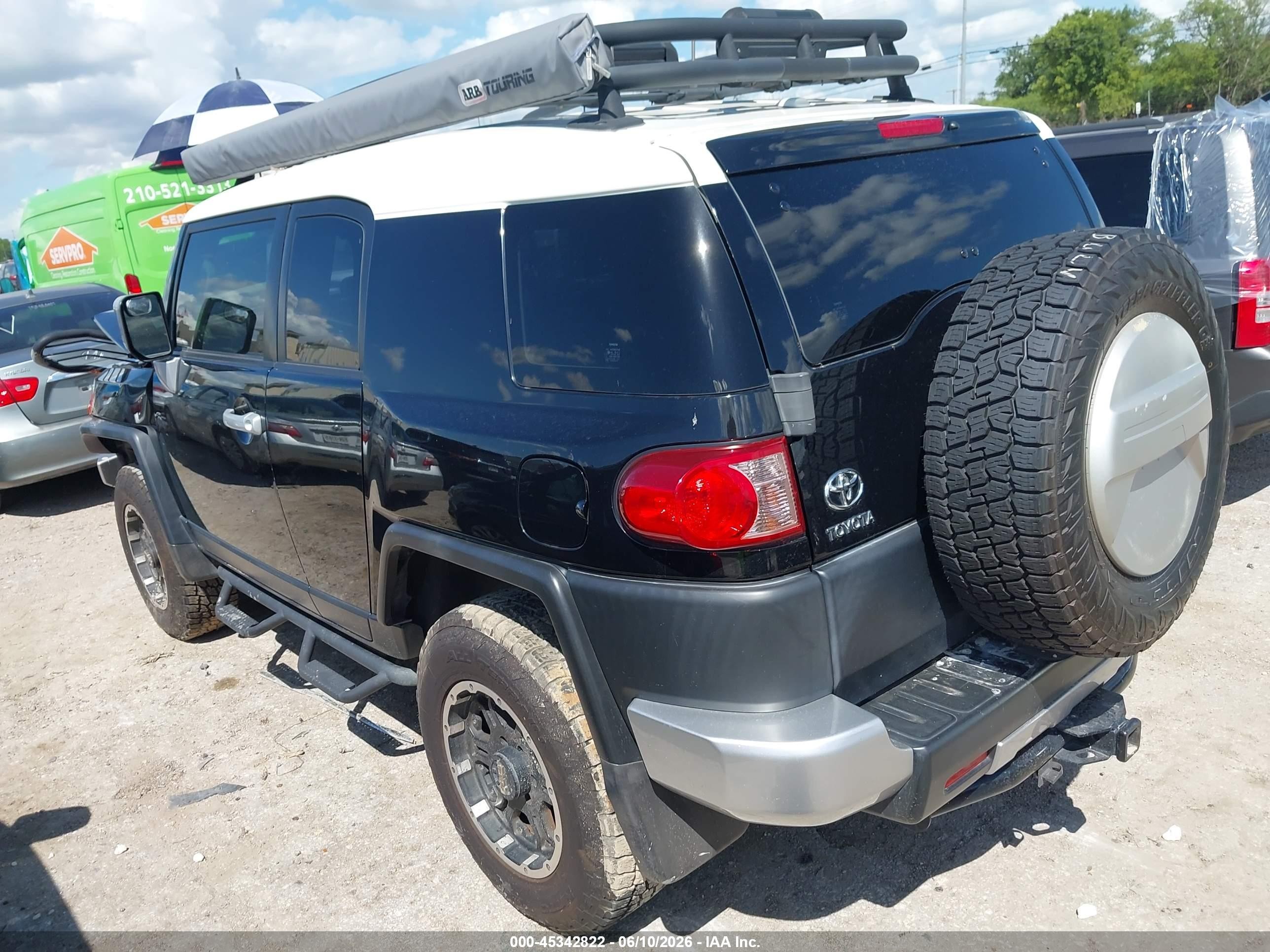 2011 Toyota Fj Cruiser   Black vin: JTEBU4BF5BK099522