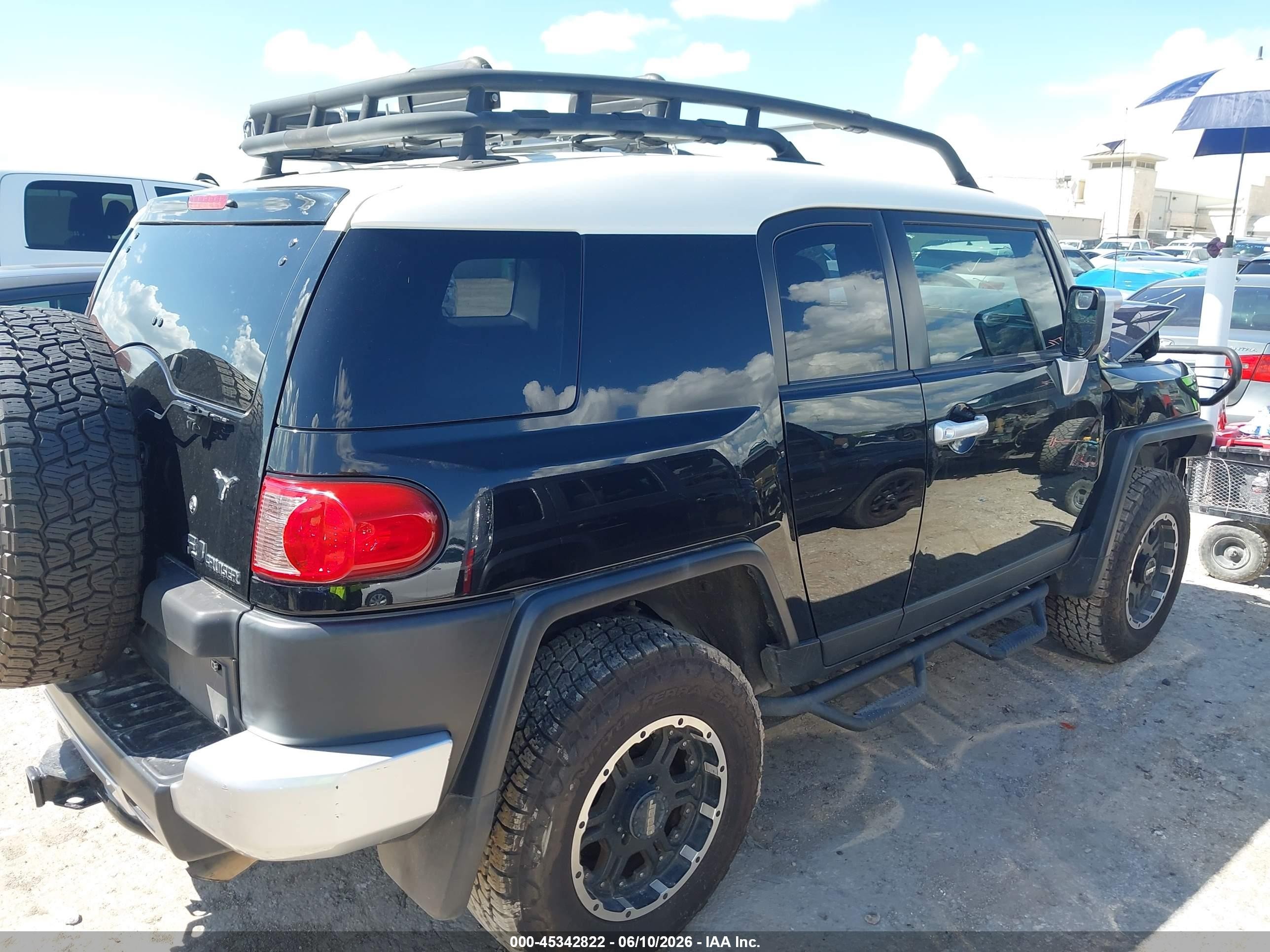 2011 Toyota Fj Cruiser   Black vin: JTEBU4BF5BK099522