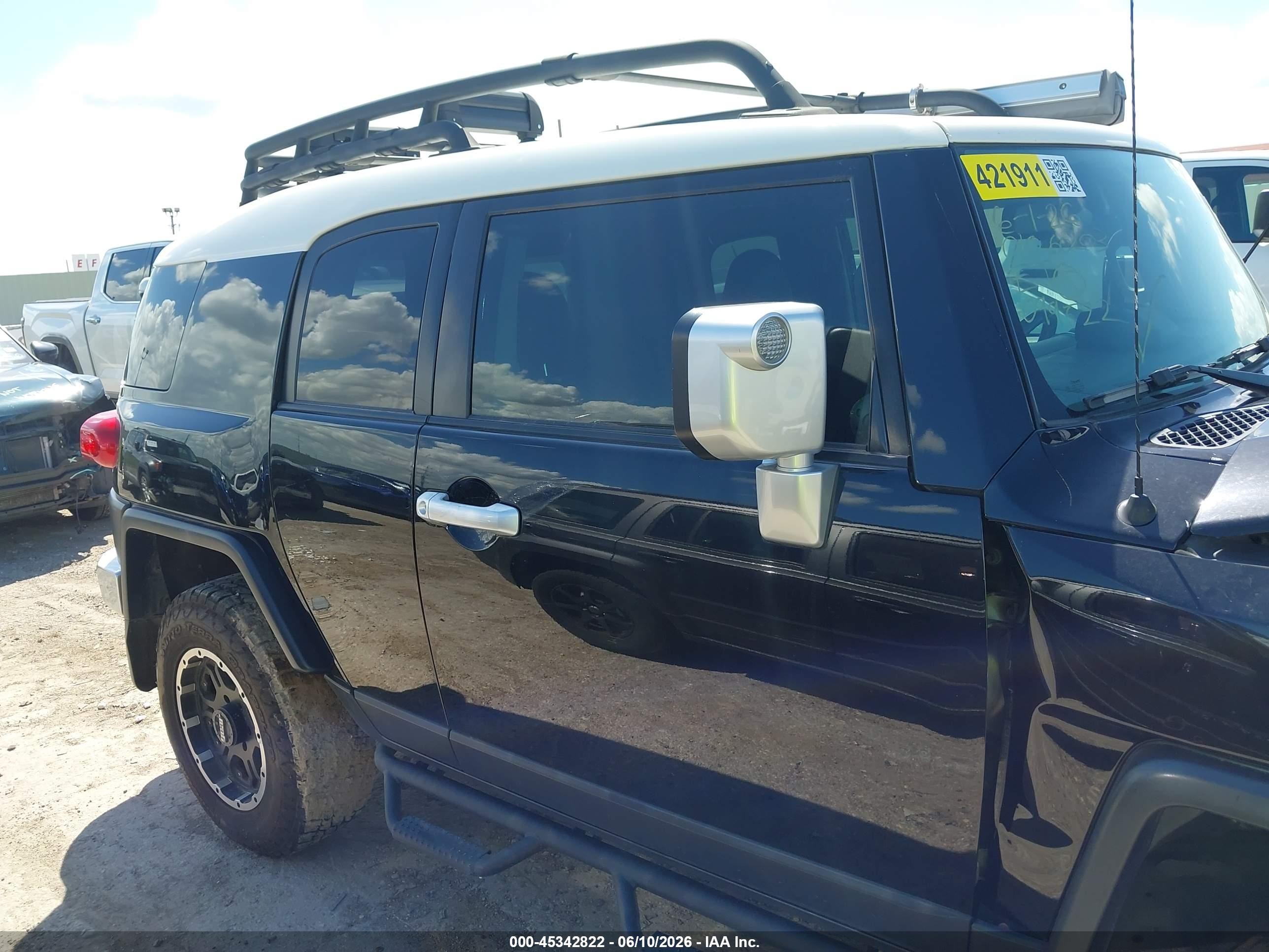 2011 Toyota Fj Cruiser   Black vin: JTEBU4BF5BK099522