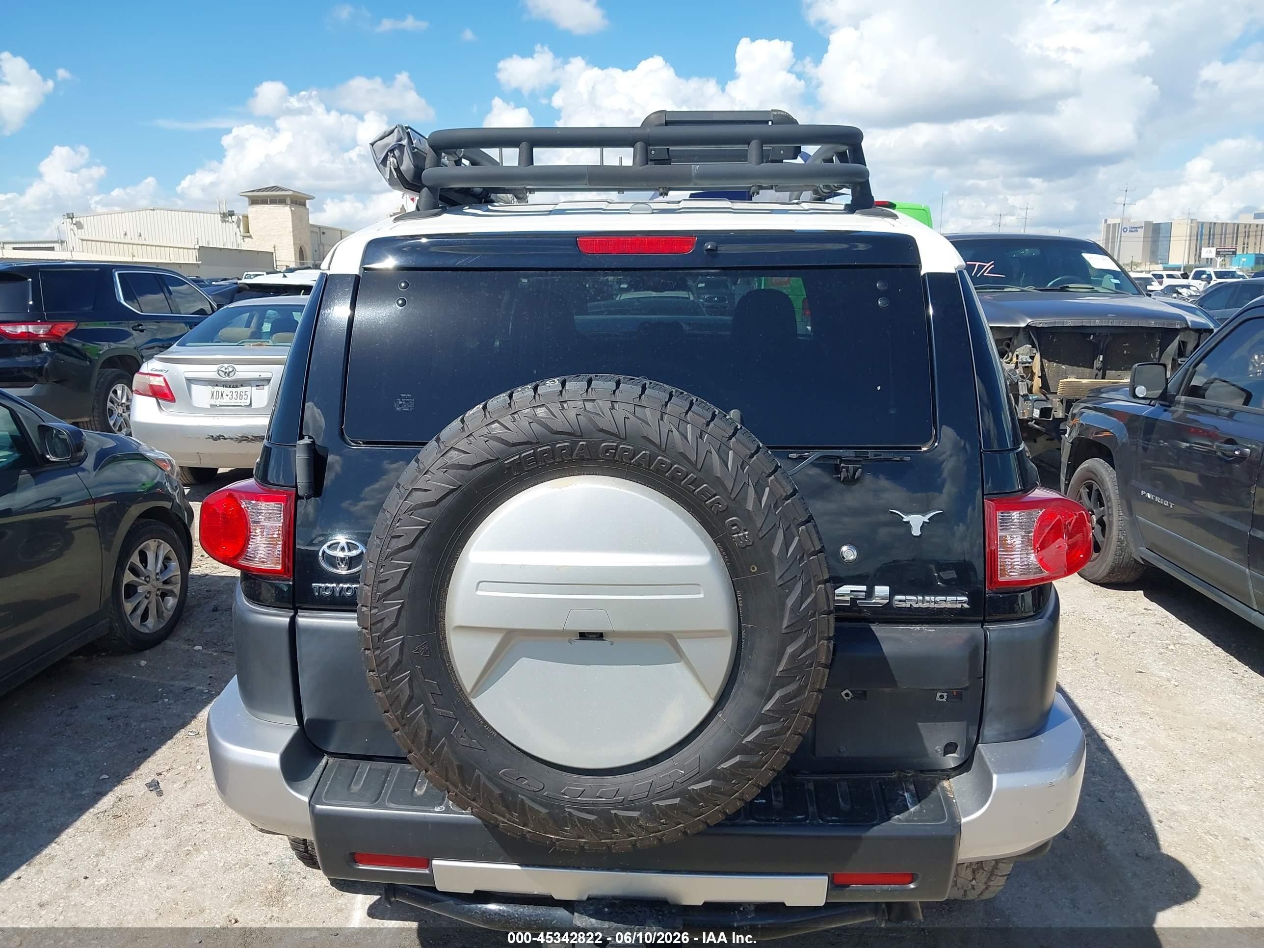 2011 Toyota Fj Cruiser   Black vin: JTEBU4BF5BK099522