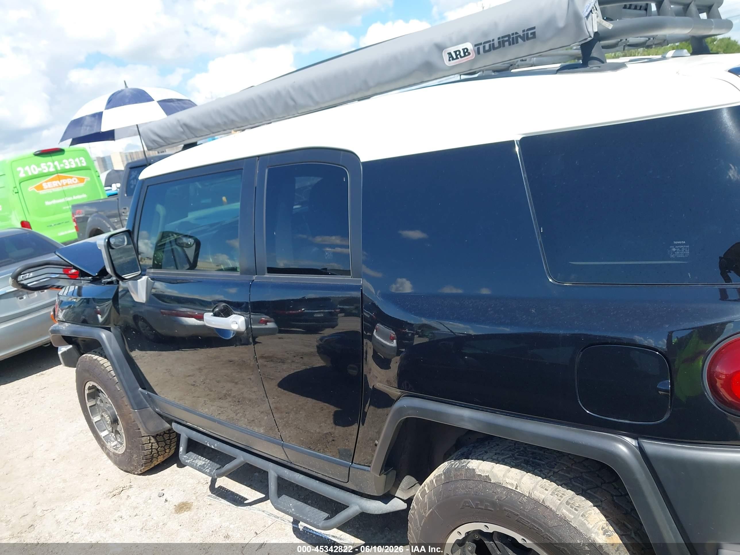 2011 Toyota Fj Cruiser   Black vin: JTEBU4BF5BK099522