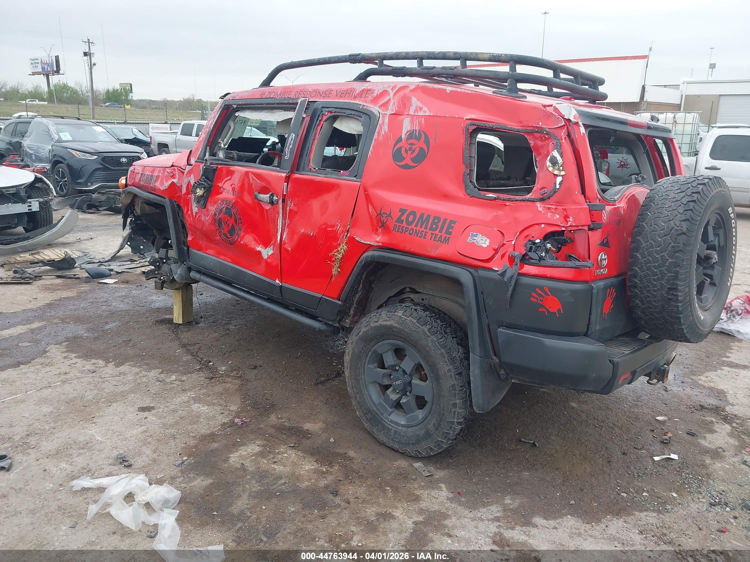 2012 Toyota Fj Cruiser   Красный vin: JTEBU4BF5CK128244