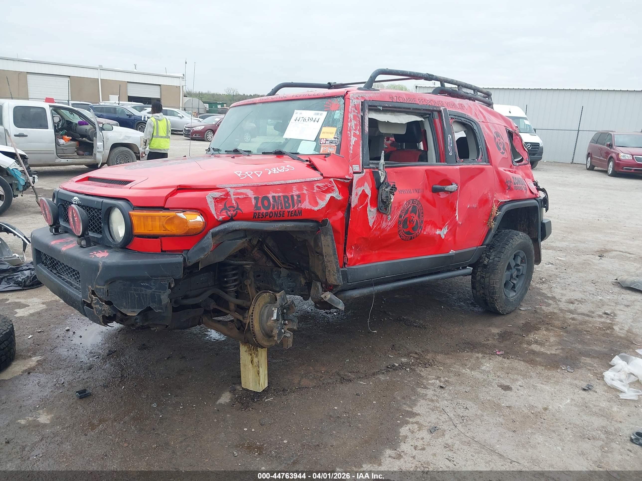 2012 Toyota Fj Cruiser   Красный vin: JTEBU4BF5CK128244
