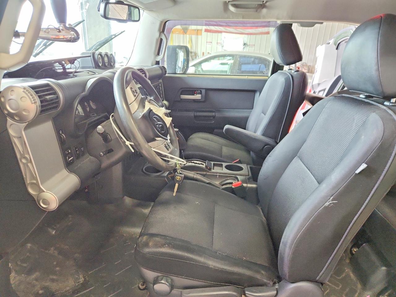 2012 Toyota Fj Cruiser Base Зеленый vin: JTEBU4BF5CK128602